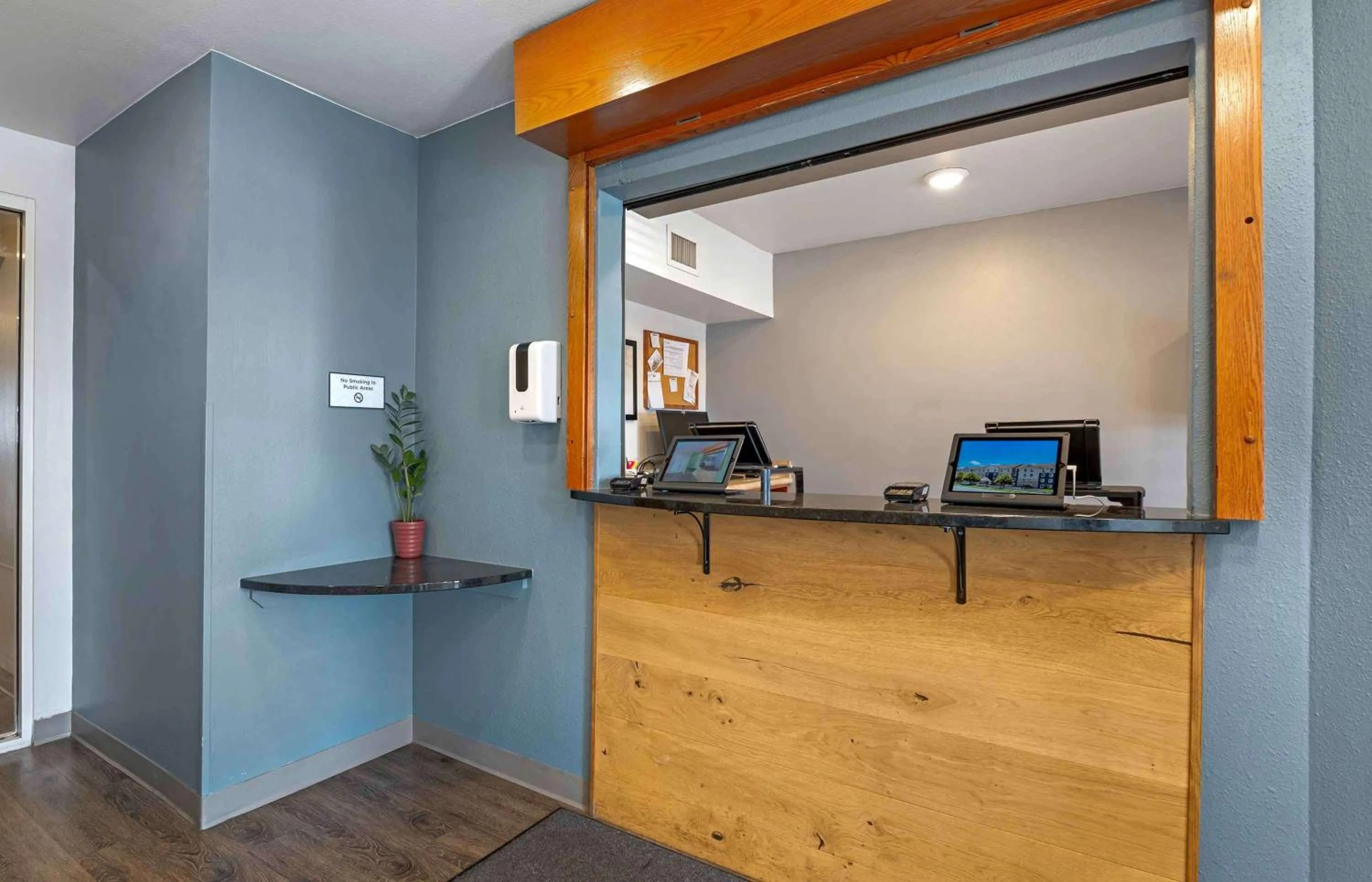 Lobby or reception in Extended Stay America Select Suites - Cincinnati - Sharonville