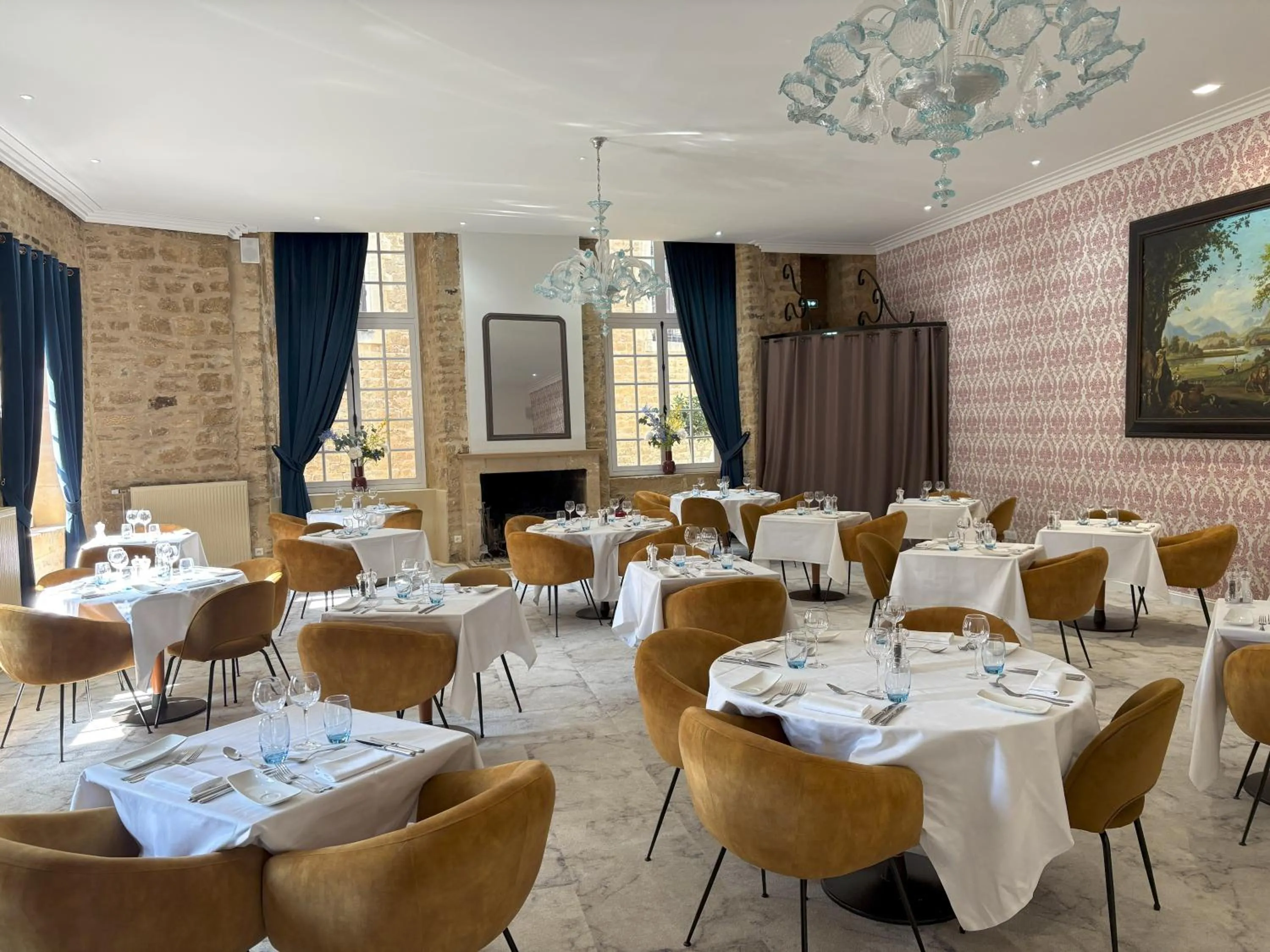 Restaurant/places to eat in Hôtel Le Château Fort de Sedan