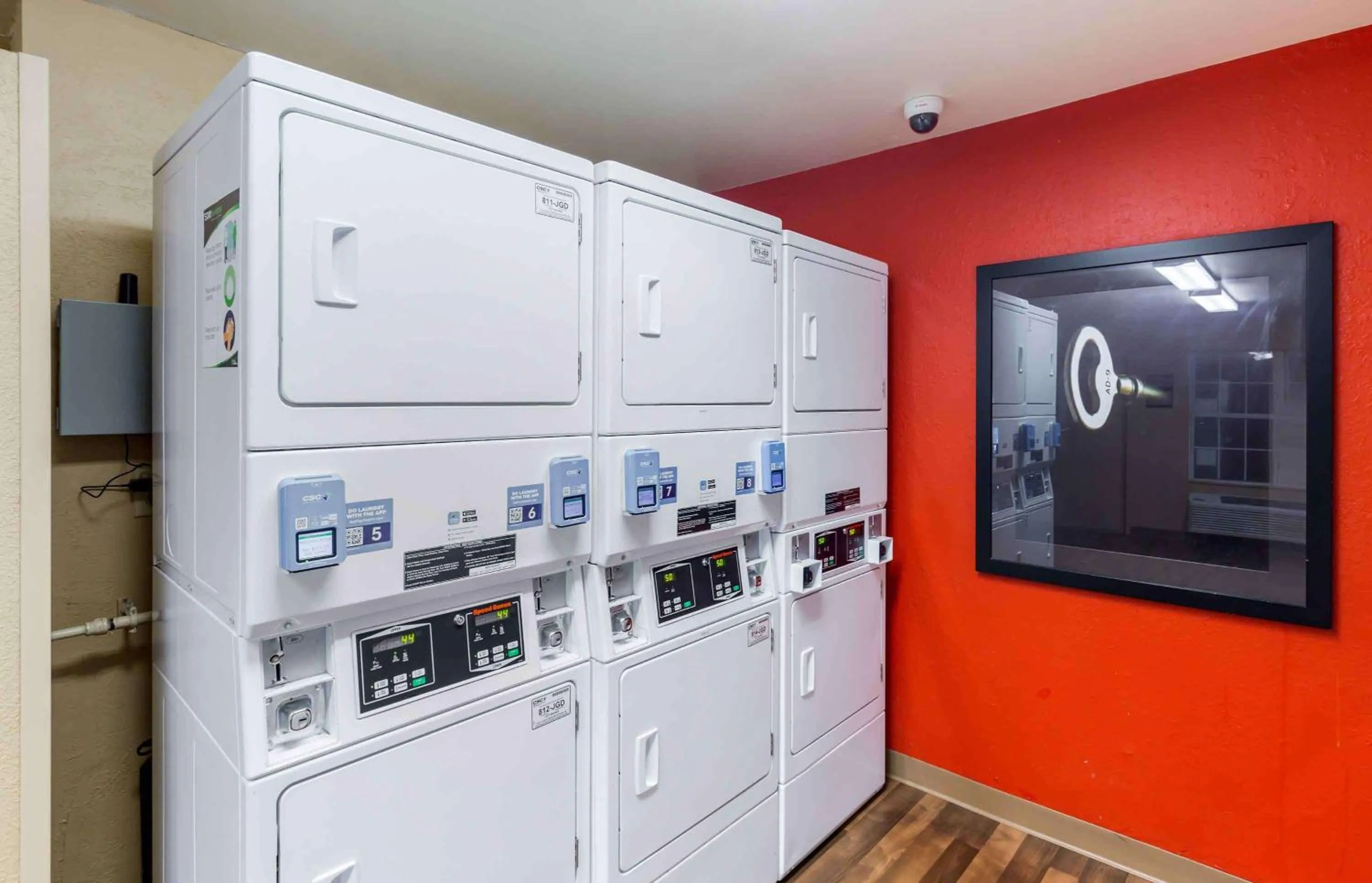 Property building in Extended Stay America Select Suites - Fayetteville - Owen Dr