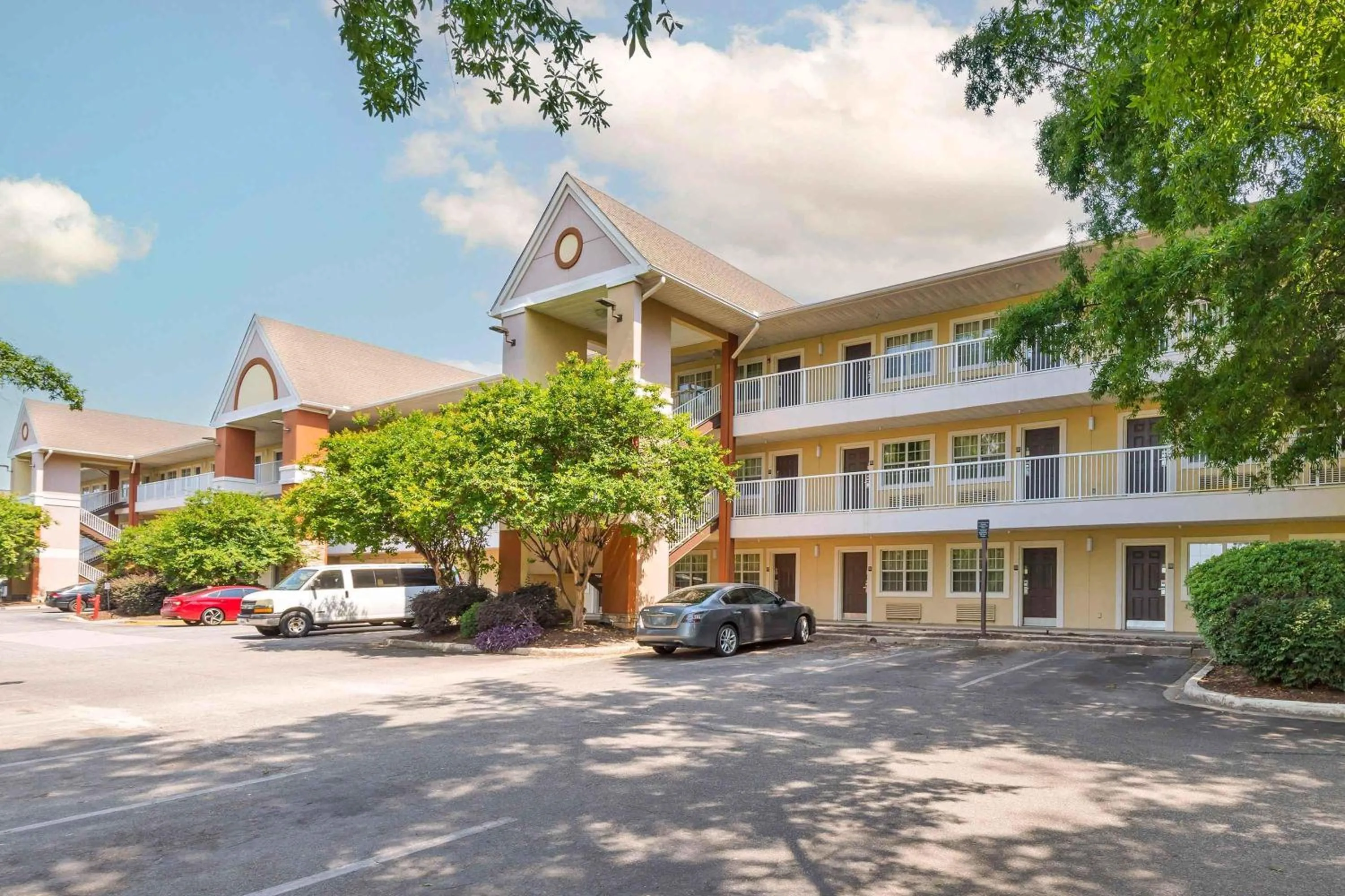Property building in Extended Stay America Suites - Columbia - West - Interstate 126