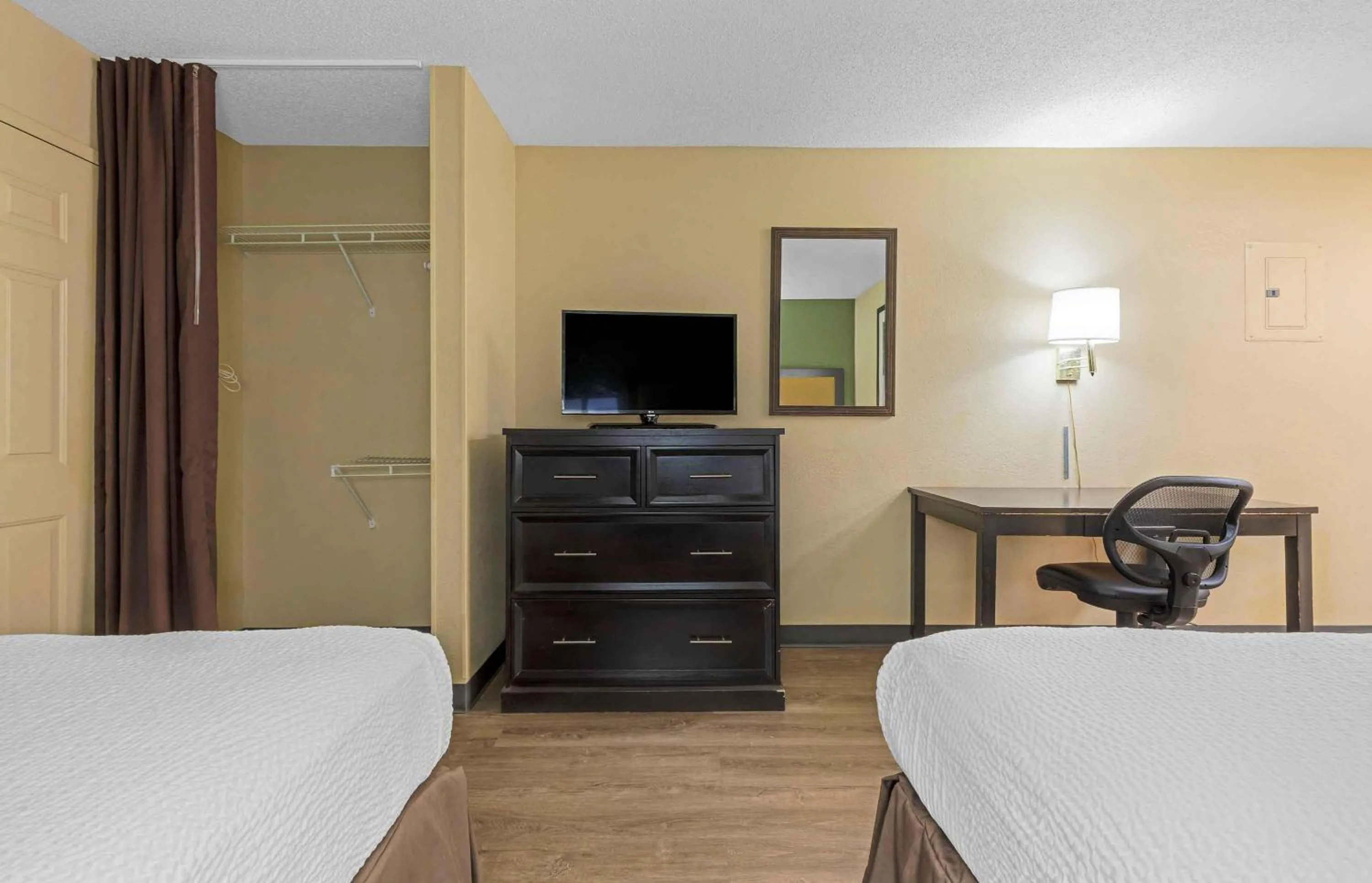 Bedroom, Bed in Extended Stay America Suites - Columbia - West - Interstate 126