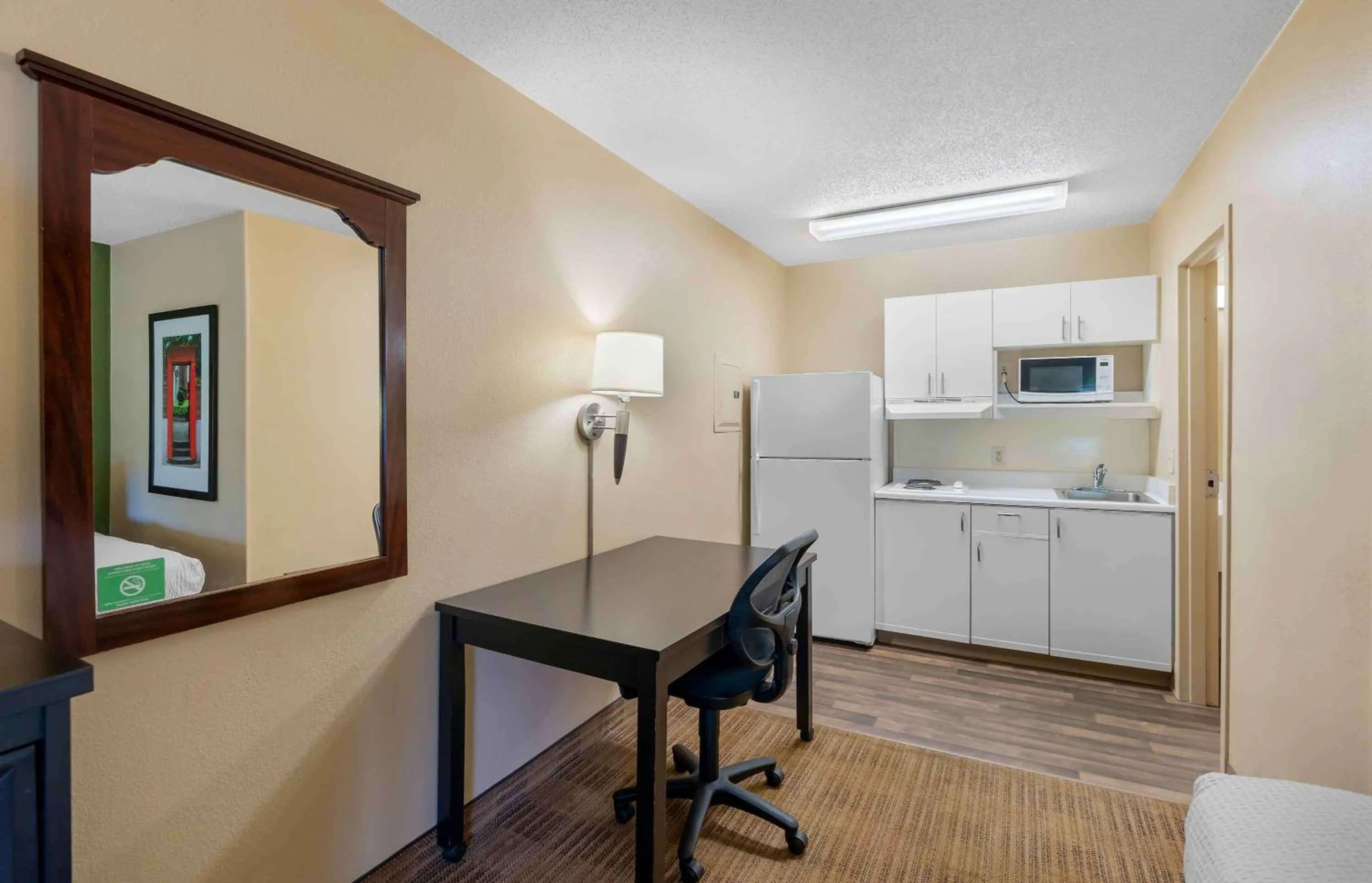 Bedroom in Extended Stay America Suites - Virginia Beach - Independence Blvd