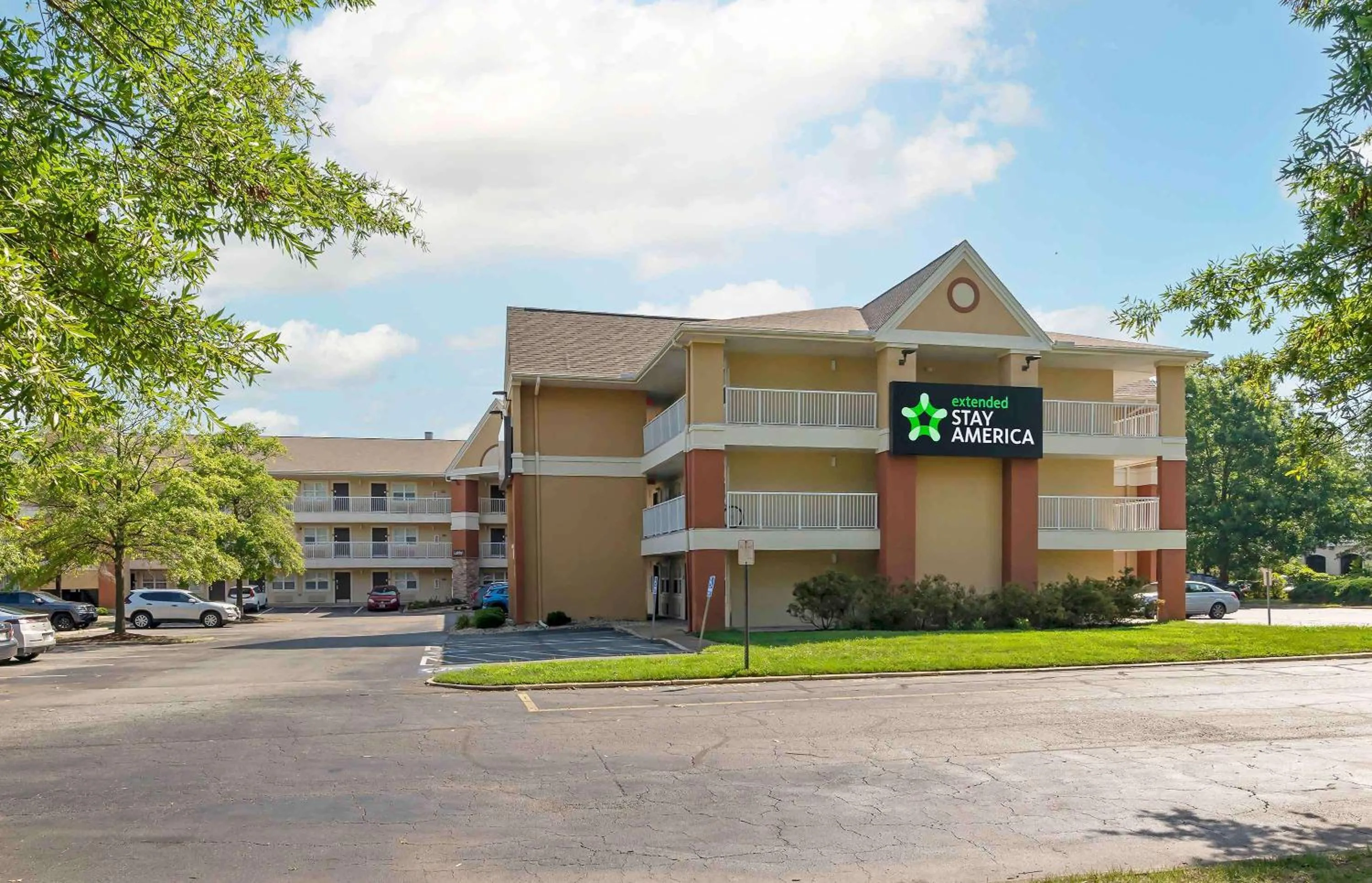 Property building in Extended Stay America Suites - Virginia Beach - Independence Blvd