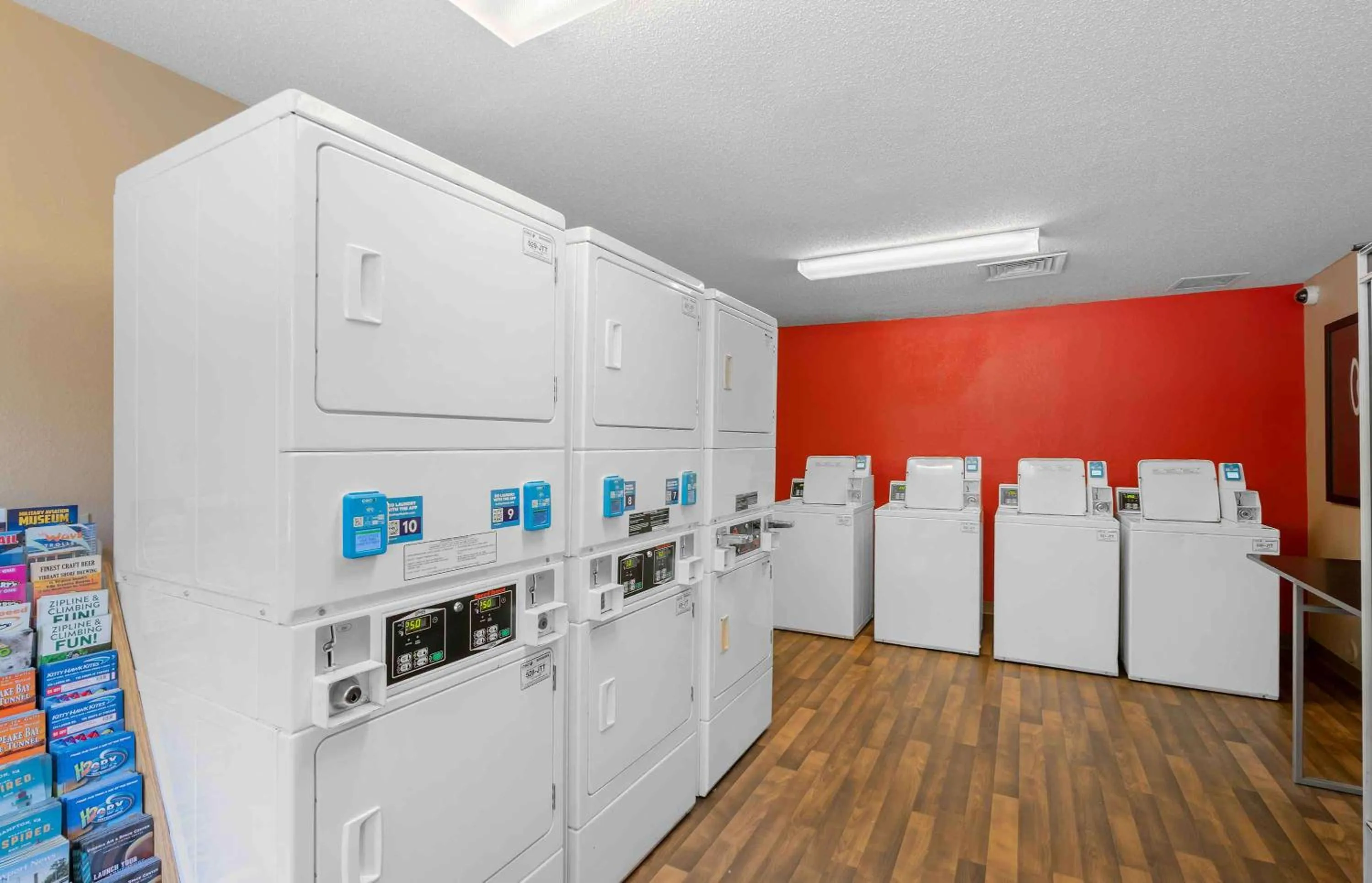 Property building in Extended Stay America Suites - Virginia Beach - Independence Blvd