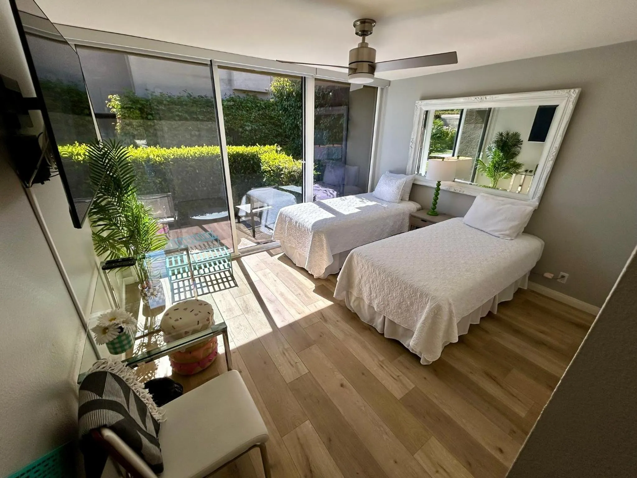 Property building, Bed in Shadow Mountain Resort