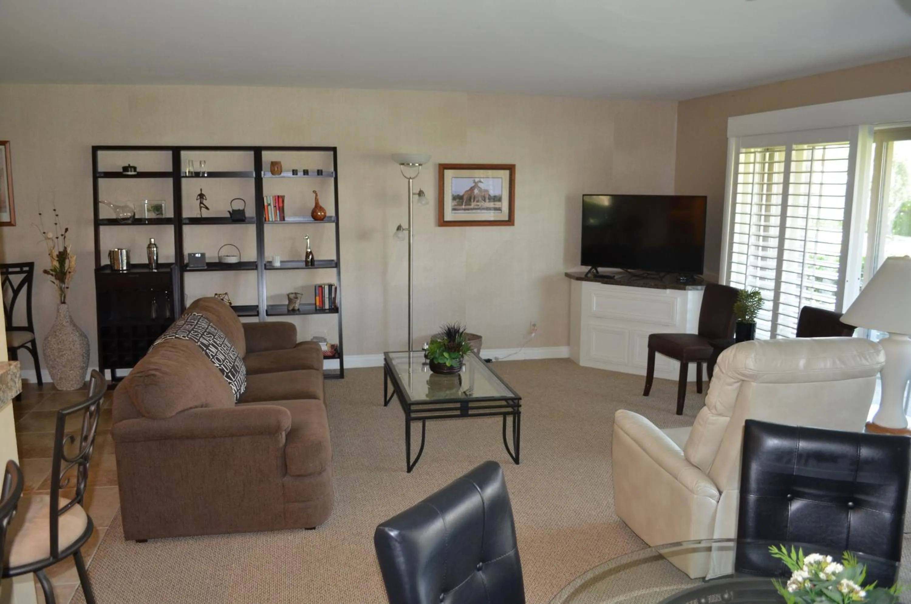 Property building in Shadow Mountain Resort