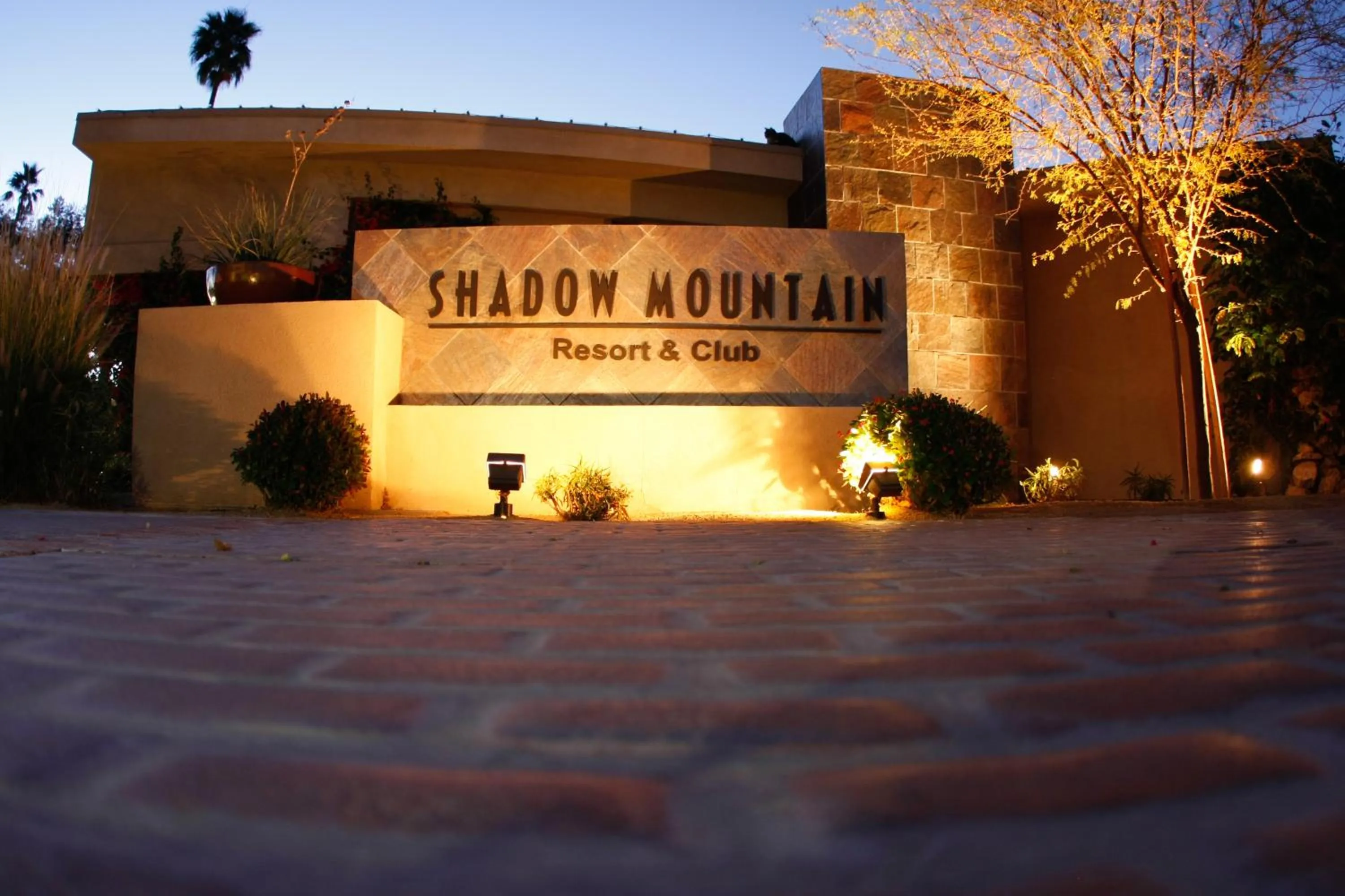 Property building in Shadow Mountain Resort