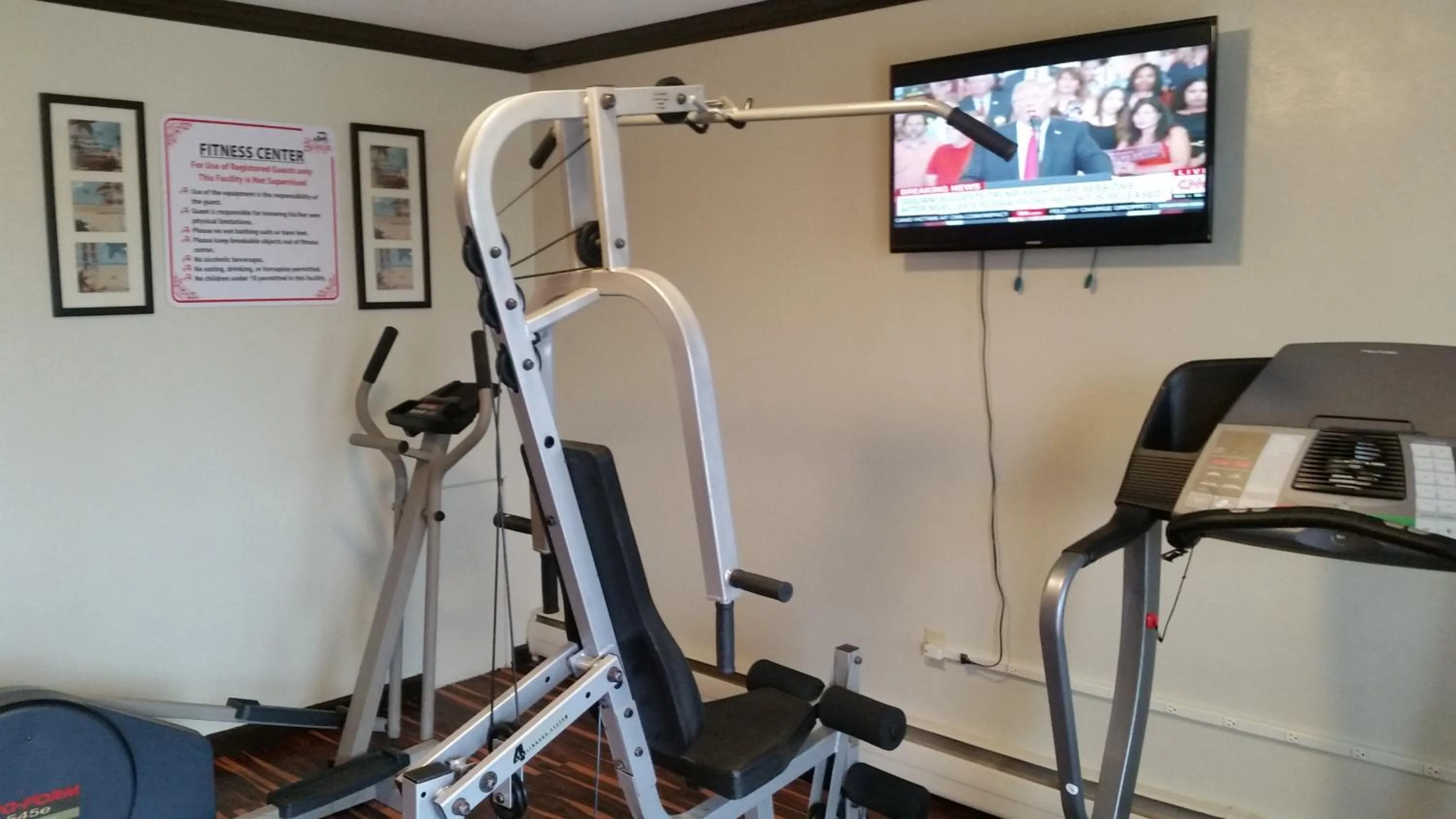 Fitness centre/facilities in The Boston Inn