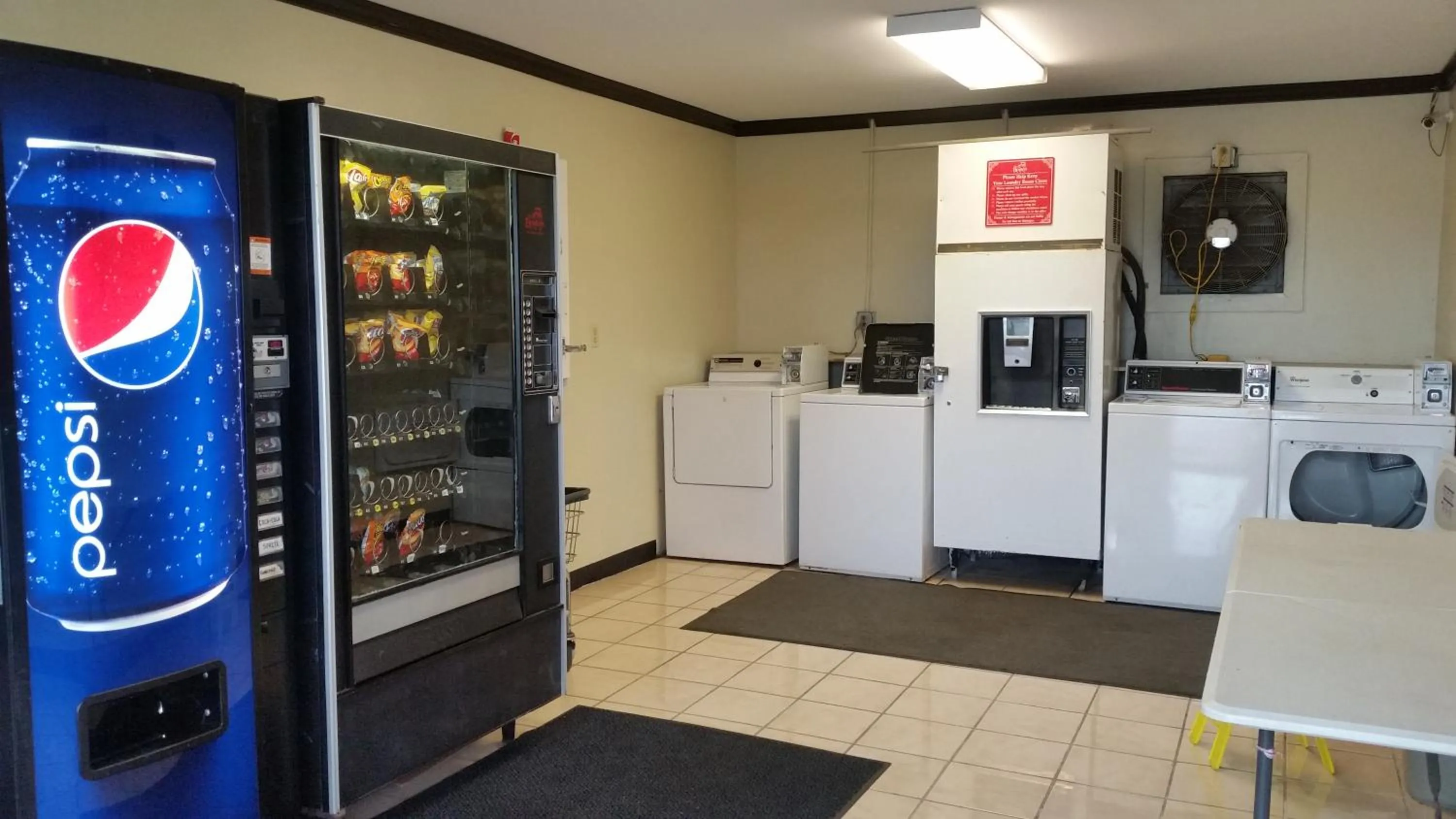 Food and drinks in The Boston Inn