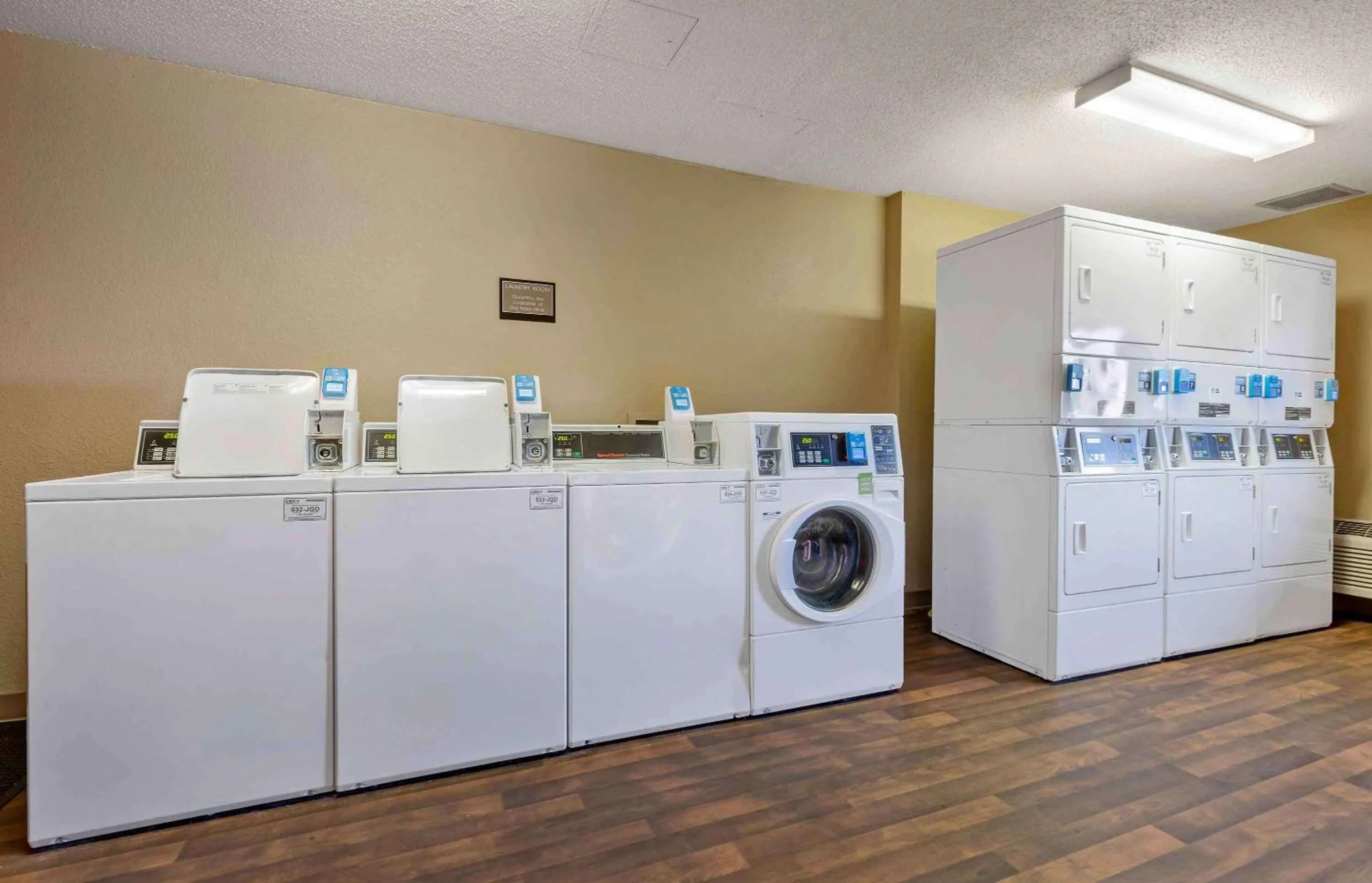 Property building in Extended Stay America Select Suites - Columbia - Ft Jackson