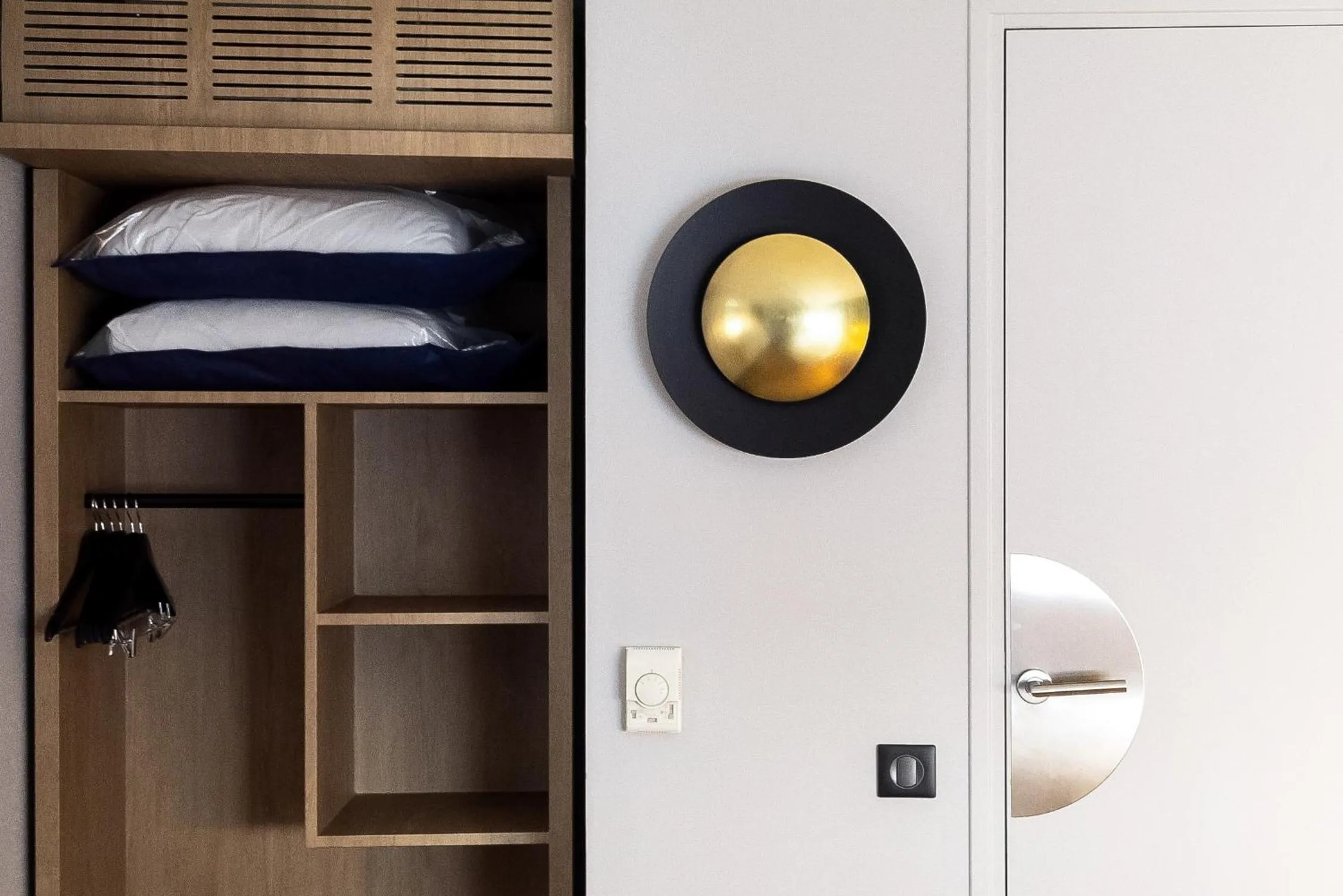 wardrobe, Bed in Campanile NATURE - Marne La Vallée - Chelles