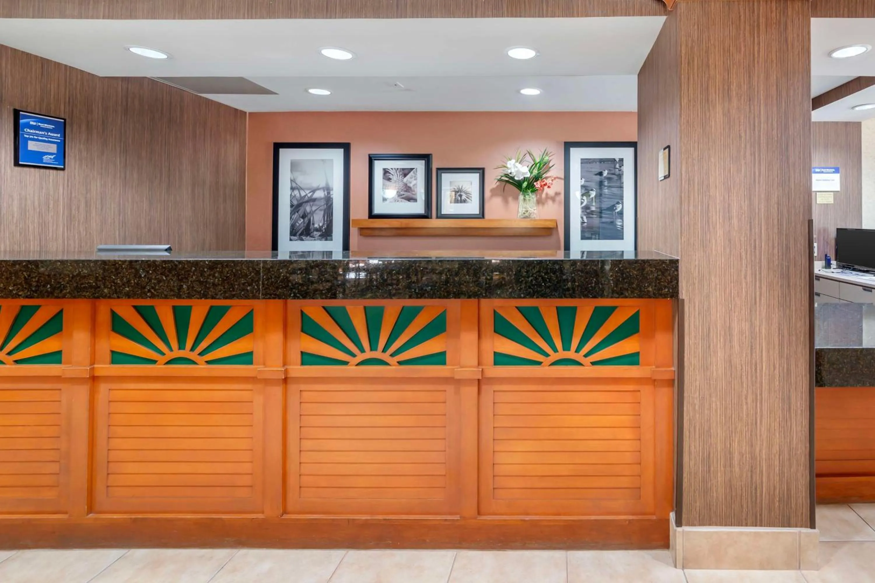 Lobby or reception in Best Western Plus Kendall Hotel & Suites