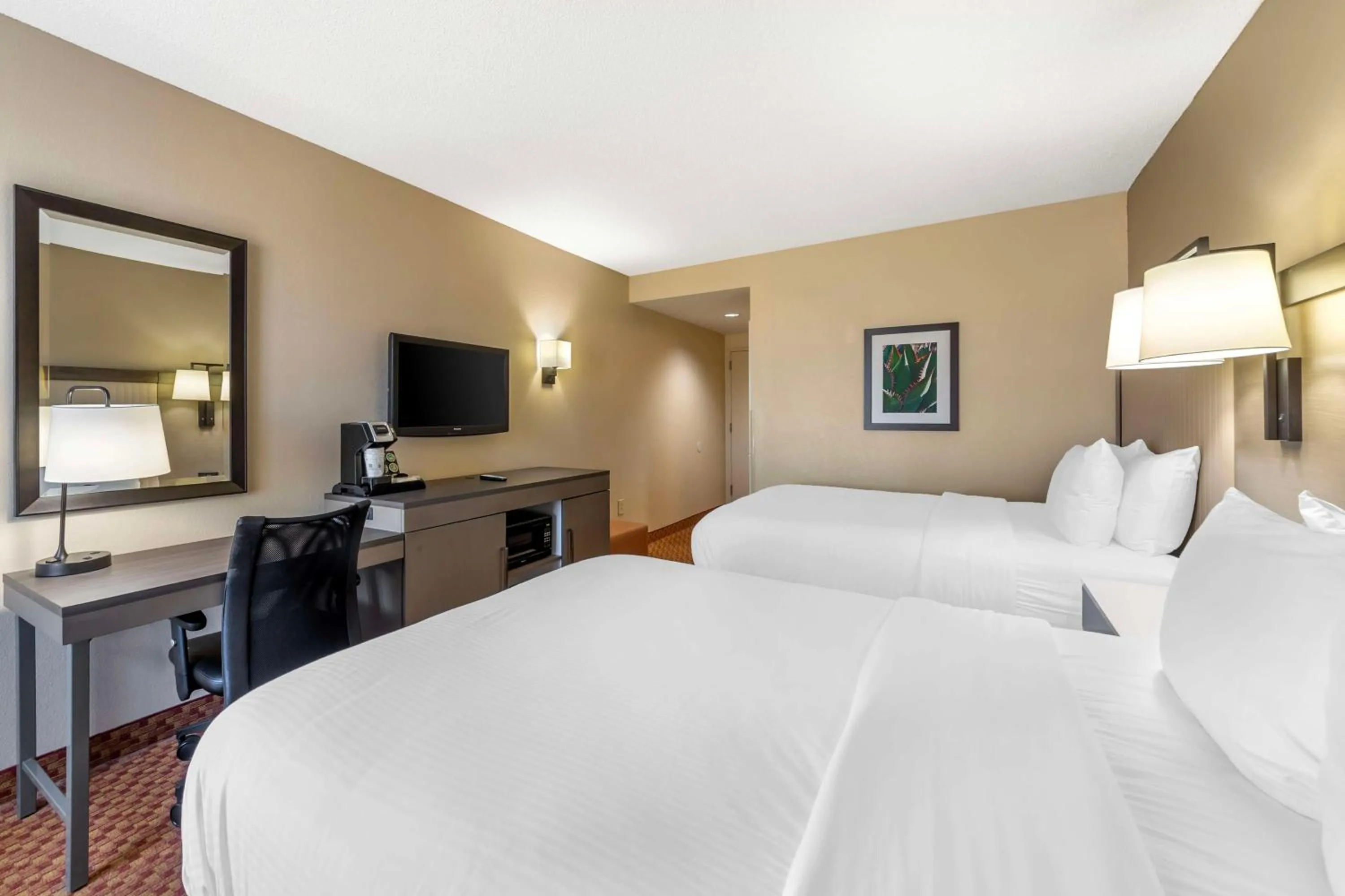 Bedroom, Bed in Best Western Plus Kendall Hotel & Suites