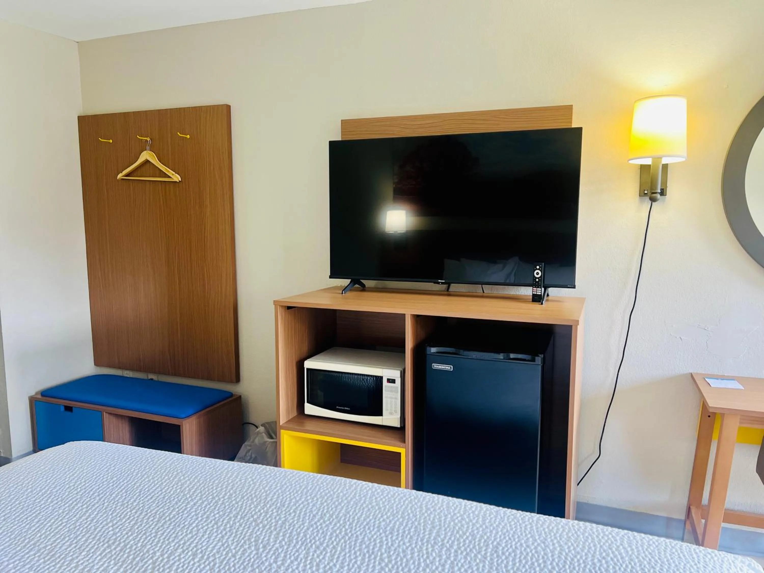 Bed in Days Inn by Wyndham Jellico - Tennessee State Line