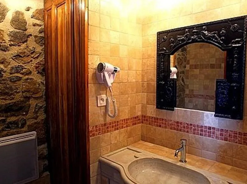 Bathroom in Le Clos des Arts