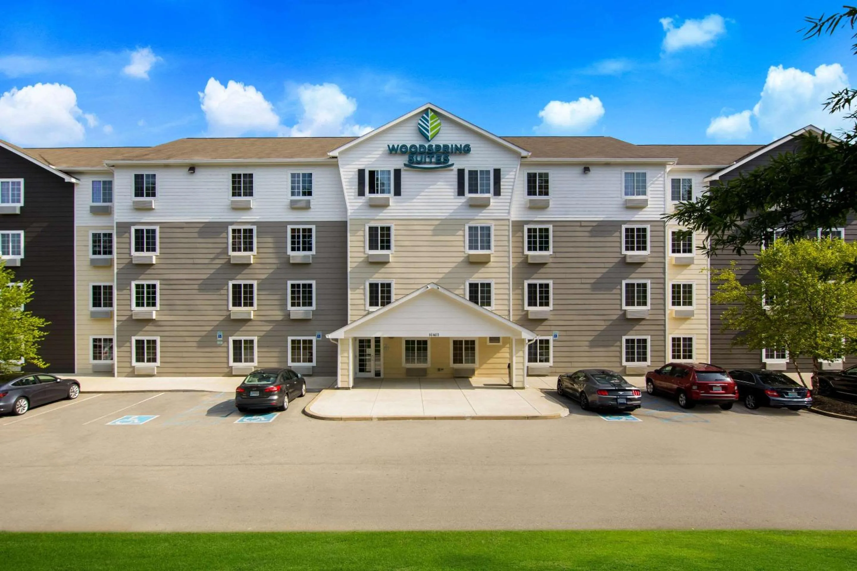 Property building in WoodSpring Suites Louisville Southeast