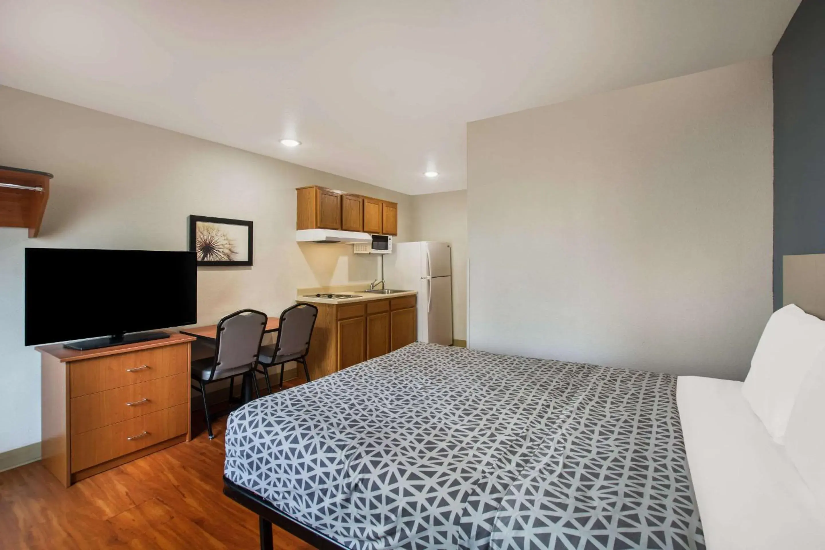 Standard Double Room - Non-Smoking in WoodSpring Suites Louisville Southeast Standard Double Room - Non-Smoking in WoodSpring Suites Louisville Southeast