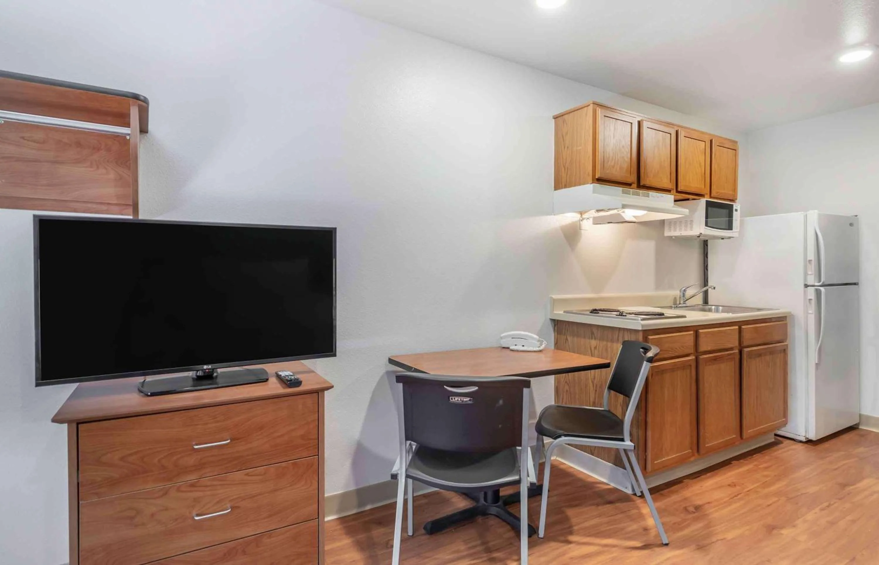 Bedroom in Extended Stay America Select Suites - Laredo