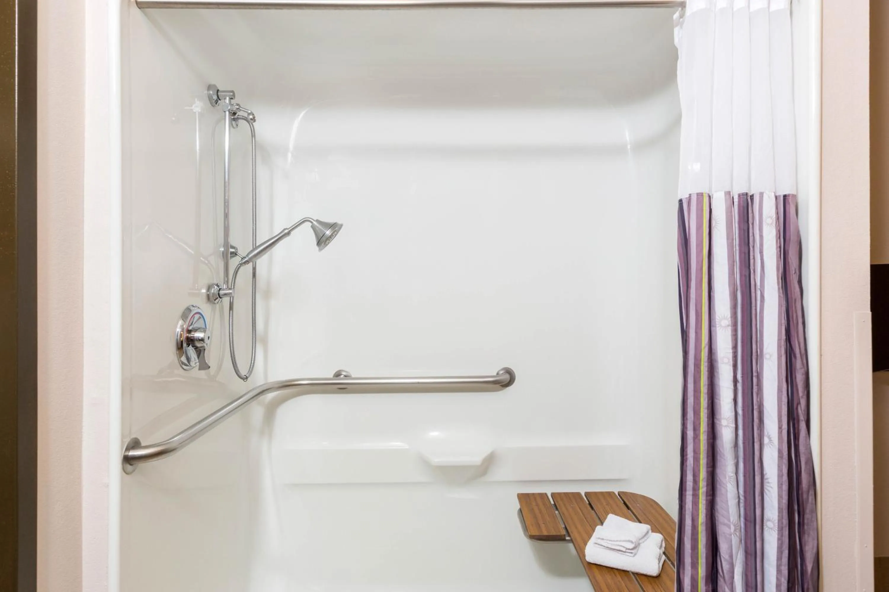 Shower in La Quinta by Wyndham Goodlettsville - Nashville
