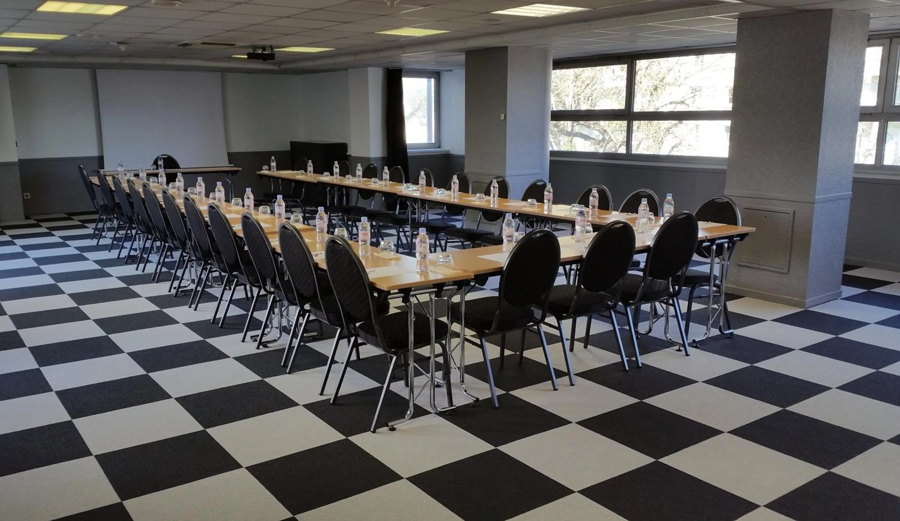 Meeting/conference room in Hotel Kyriad Tours St Pierre des Corps Gare