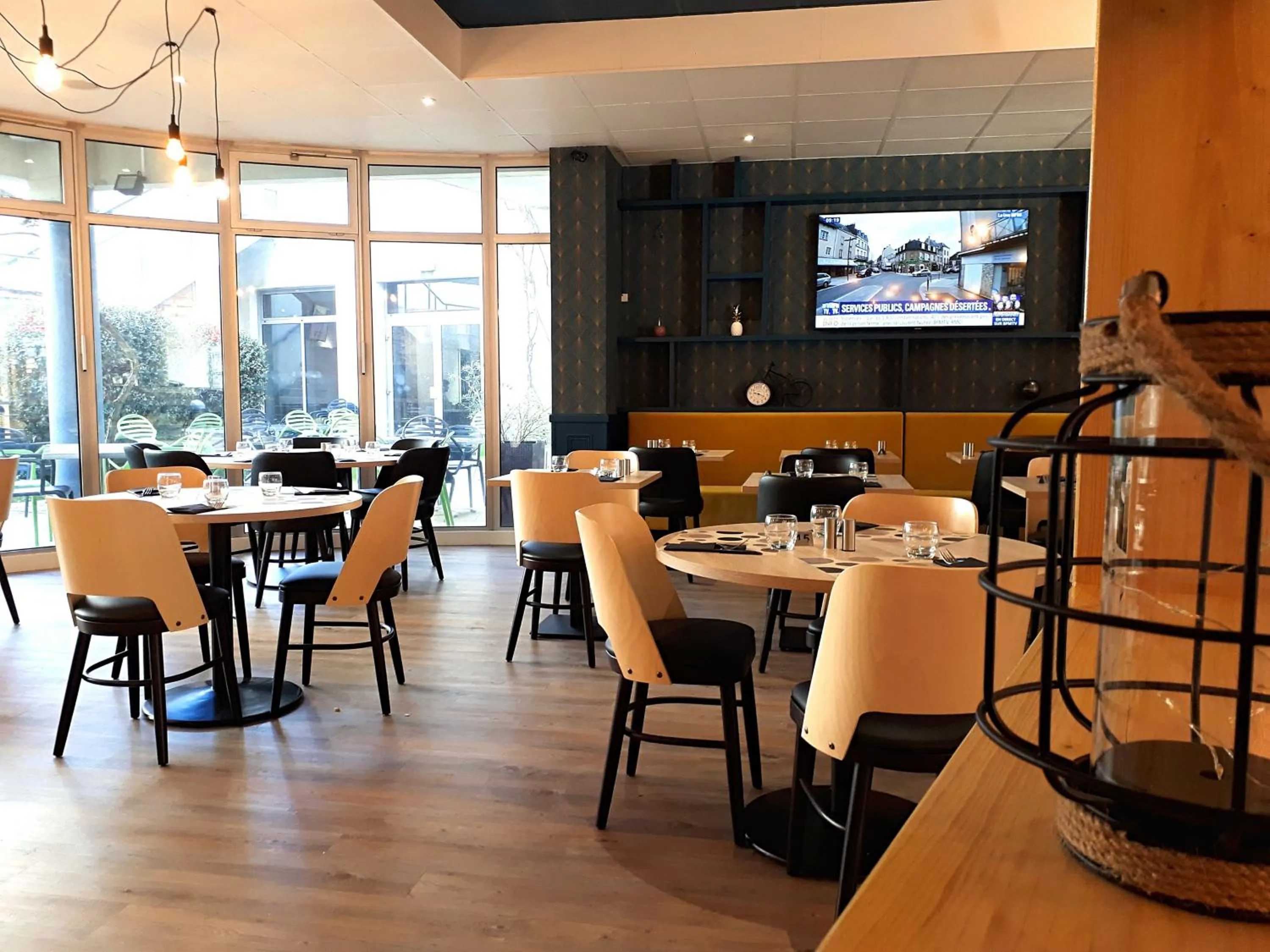 Lunch in Hotel Kyriad Tours St Pierre des Corps Gare