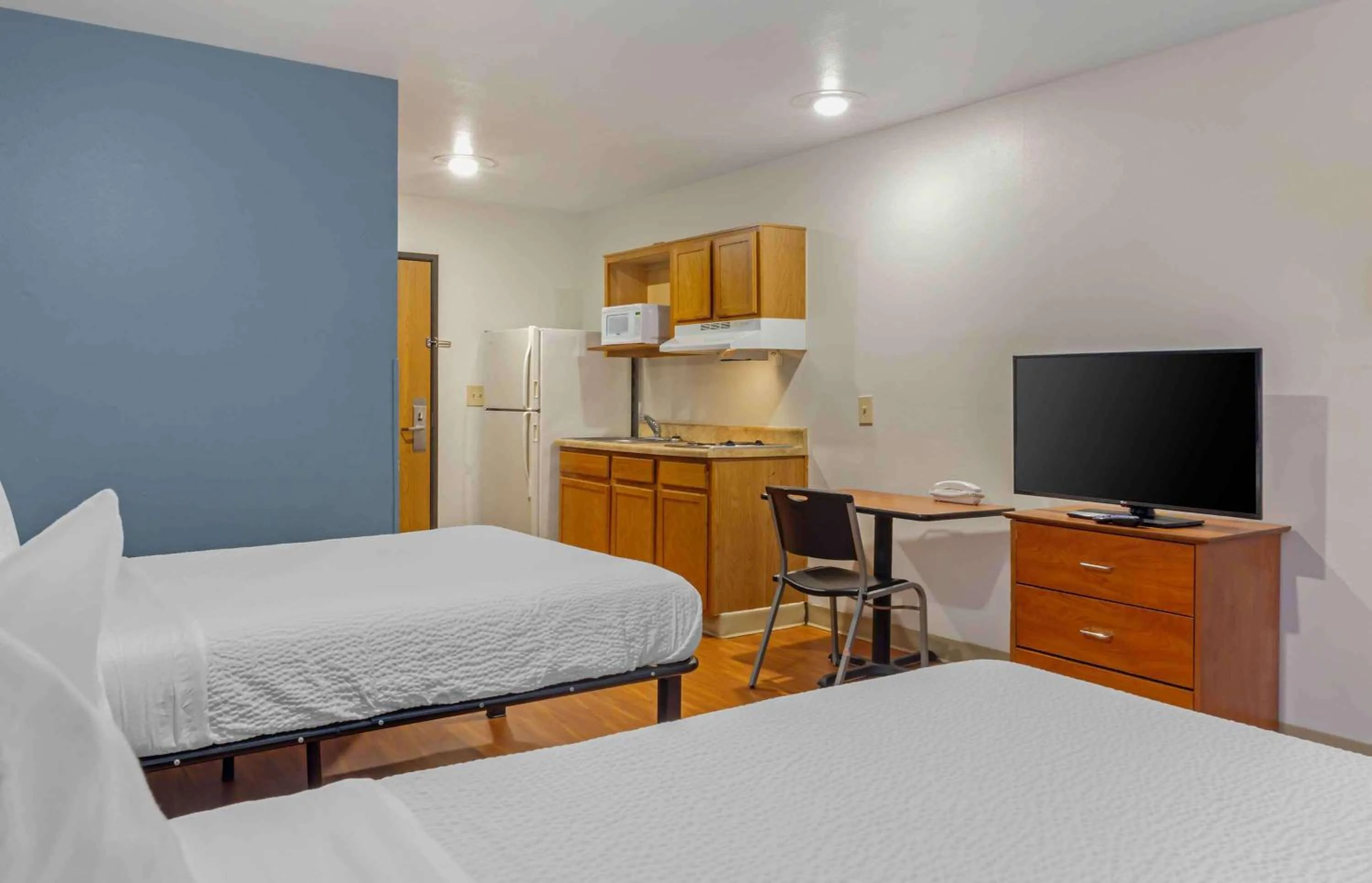 Bedroom, Bed in Extended Stay America Select Suites - Fayetteville - West