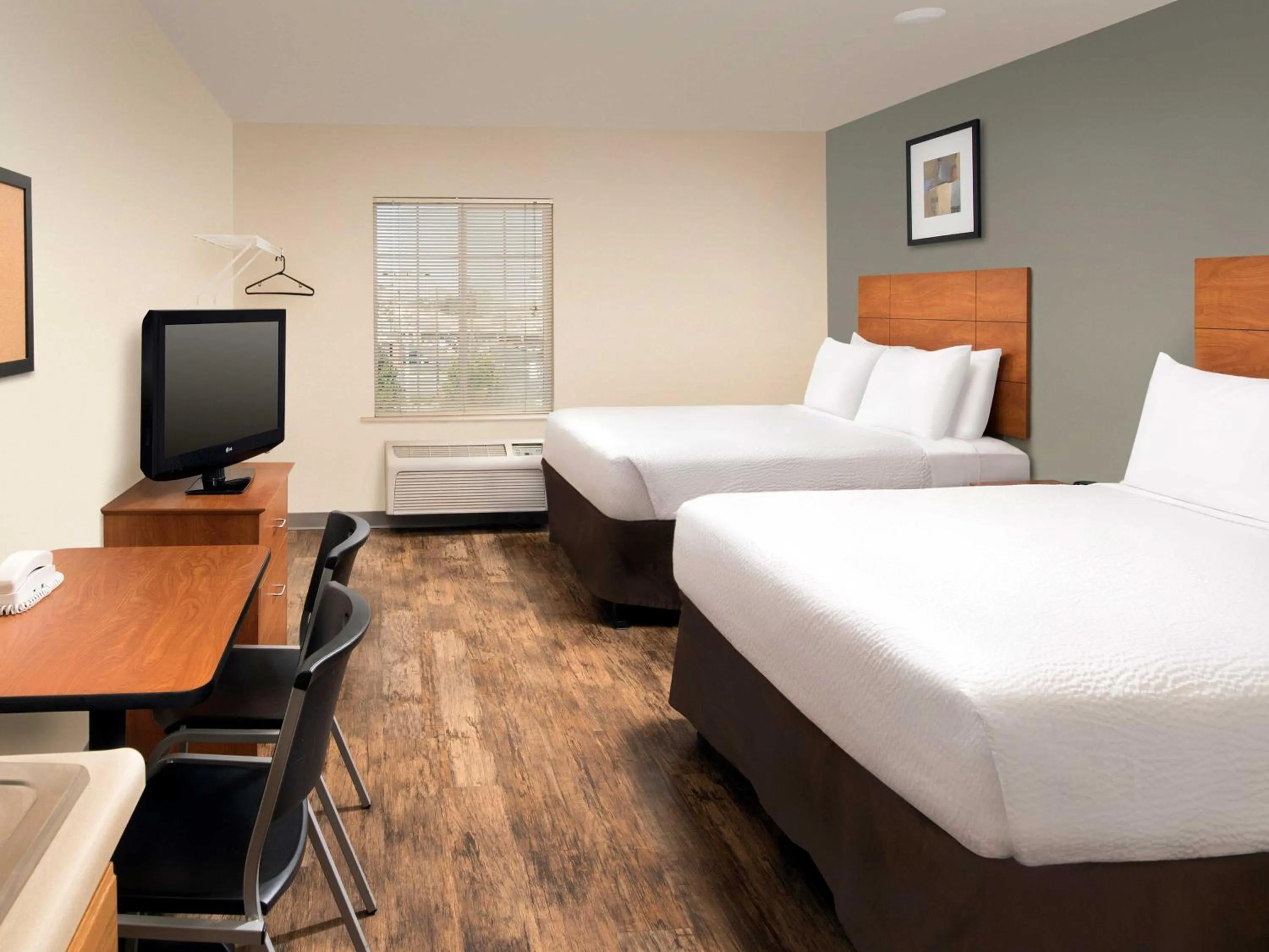 Bedroom, Bed in Extended Stay America Select Suites - Salt Lake City - West Valley City