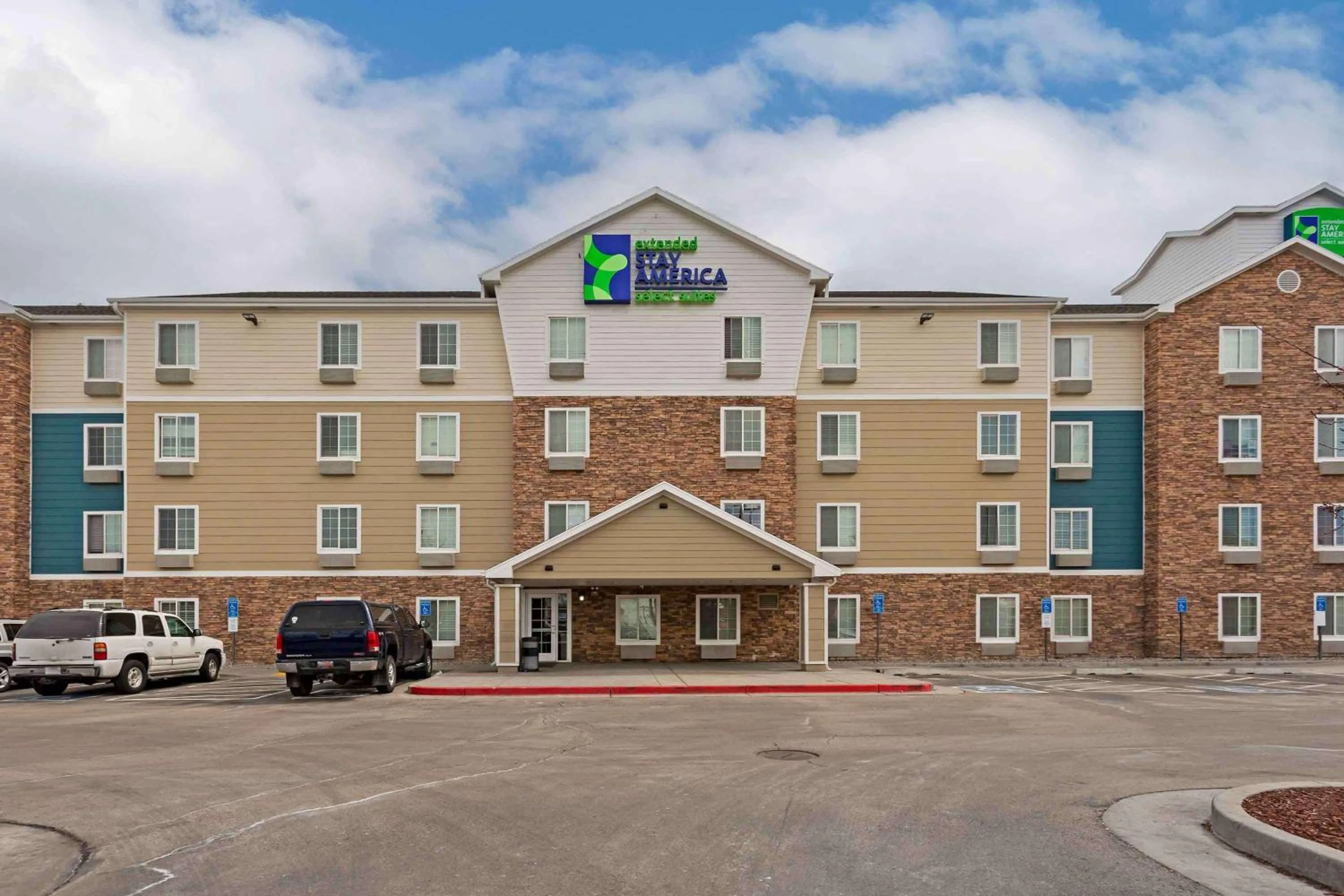 Property building in Extended Stay America Select Suites - Salt Lake City - West Valley City