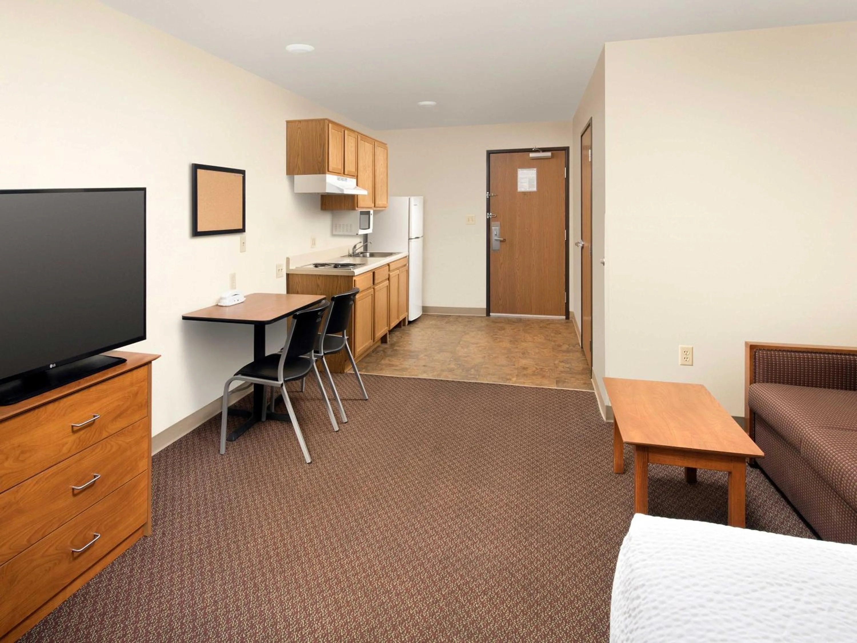 Bedroom in Extended Stay America Select Suites - Salt Lake City - West Valley City