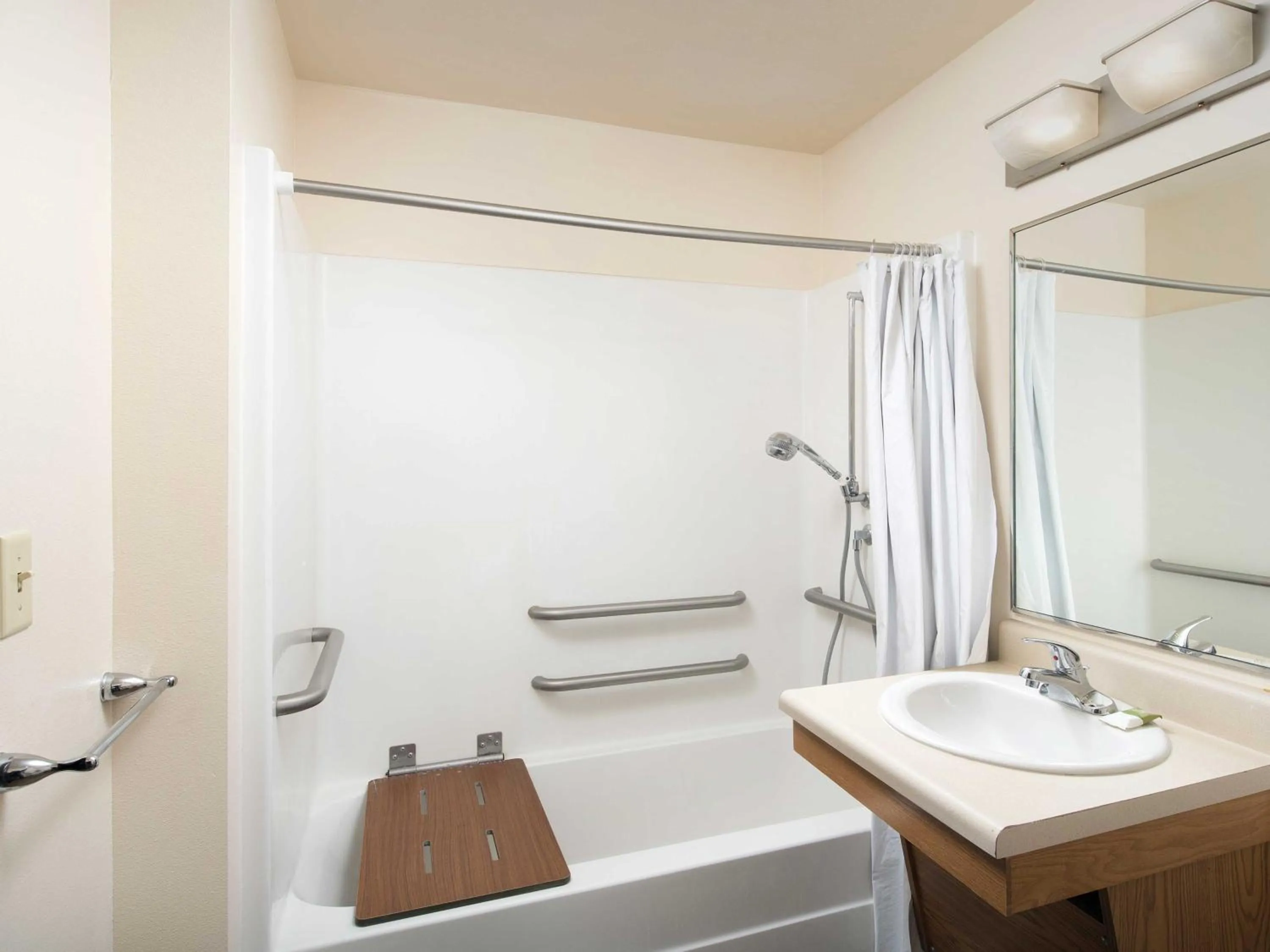 Bathroom in Extended Stay America Select Suites - Salt Lake City - West Valley City