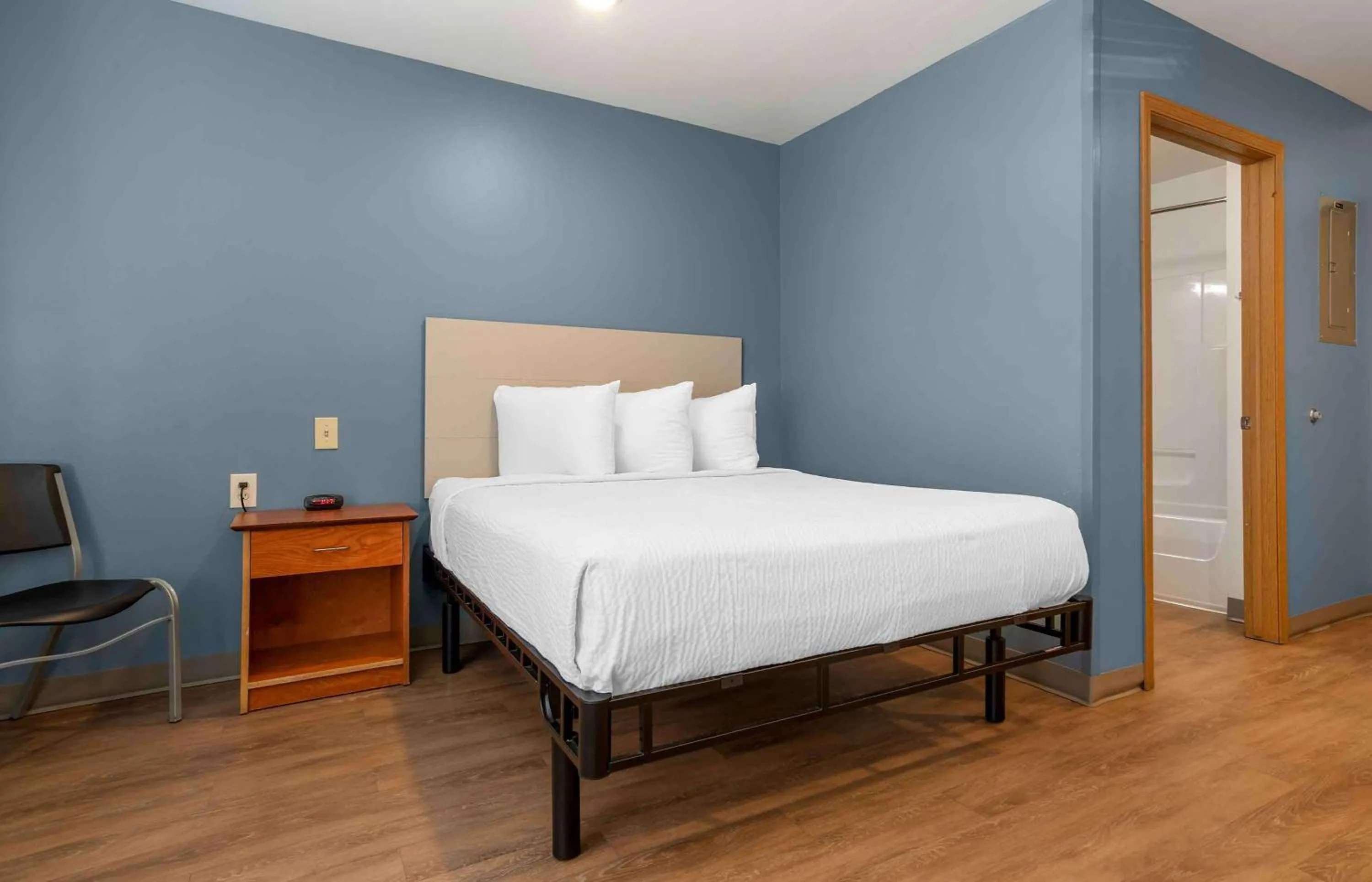 Bedroom, Bed in Extended Stay America Select Suites - Salt Lake City - West Valley City