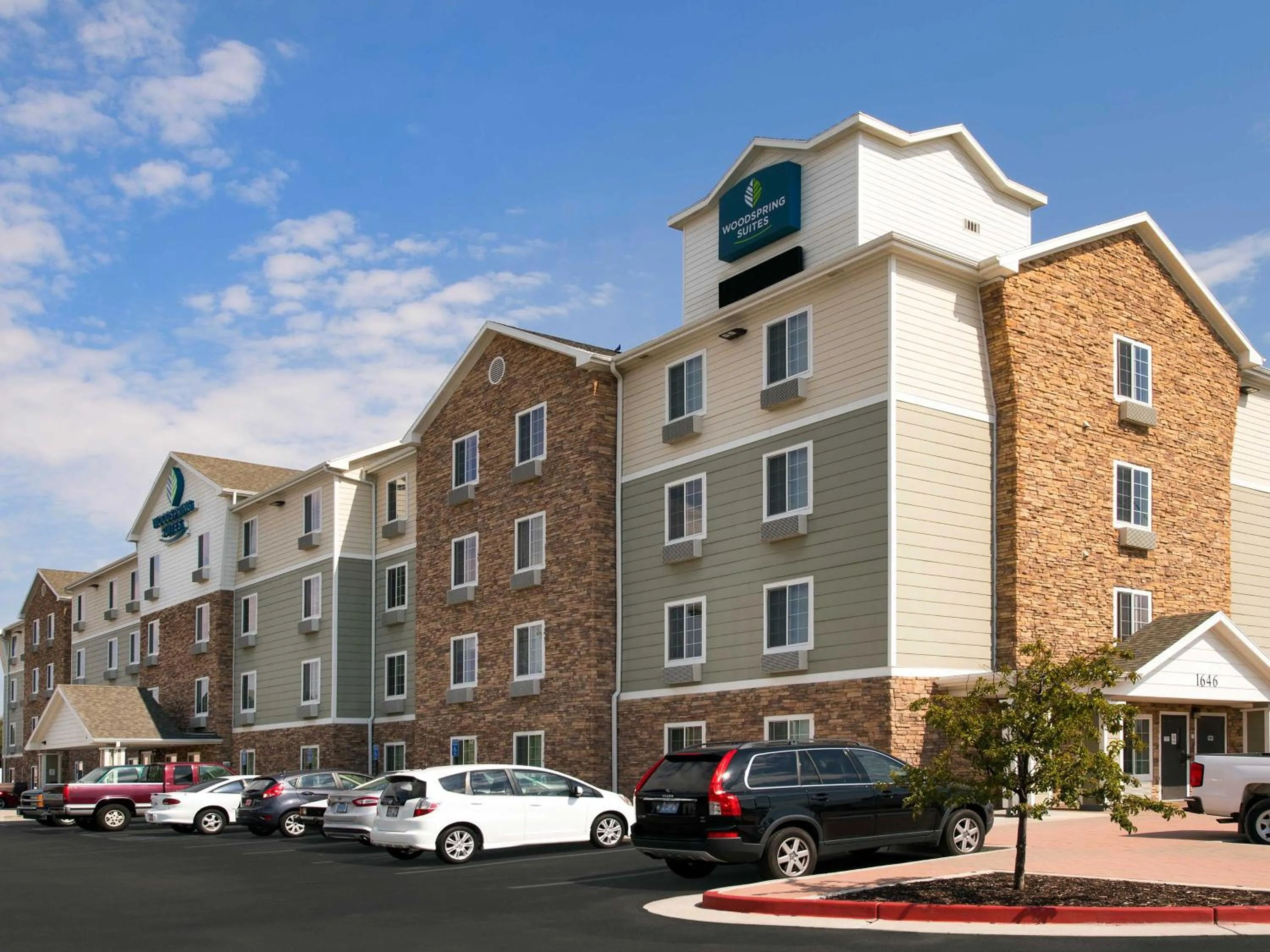 Facade/entrance in Extended Stay America Select Suites - Salt Lake City - West Valley City