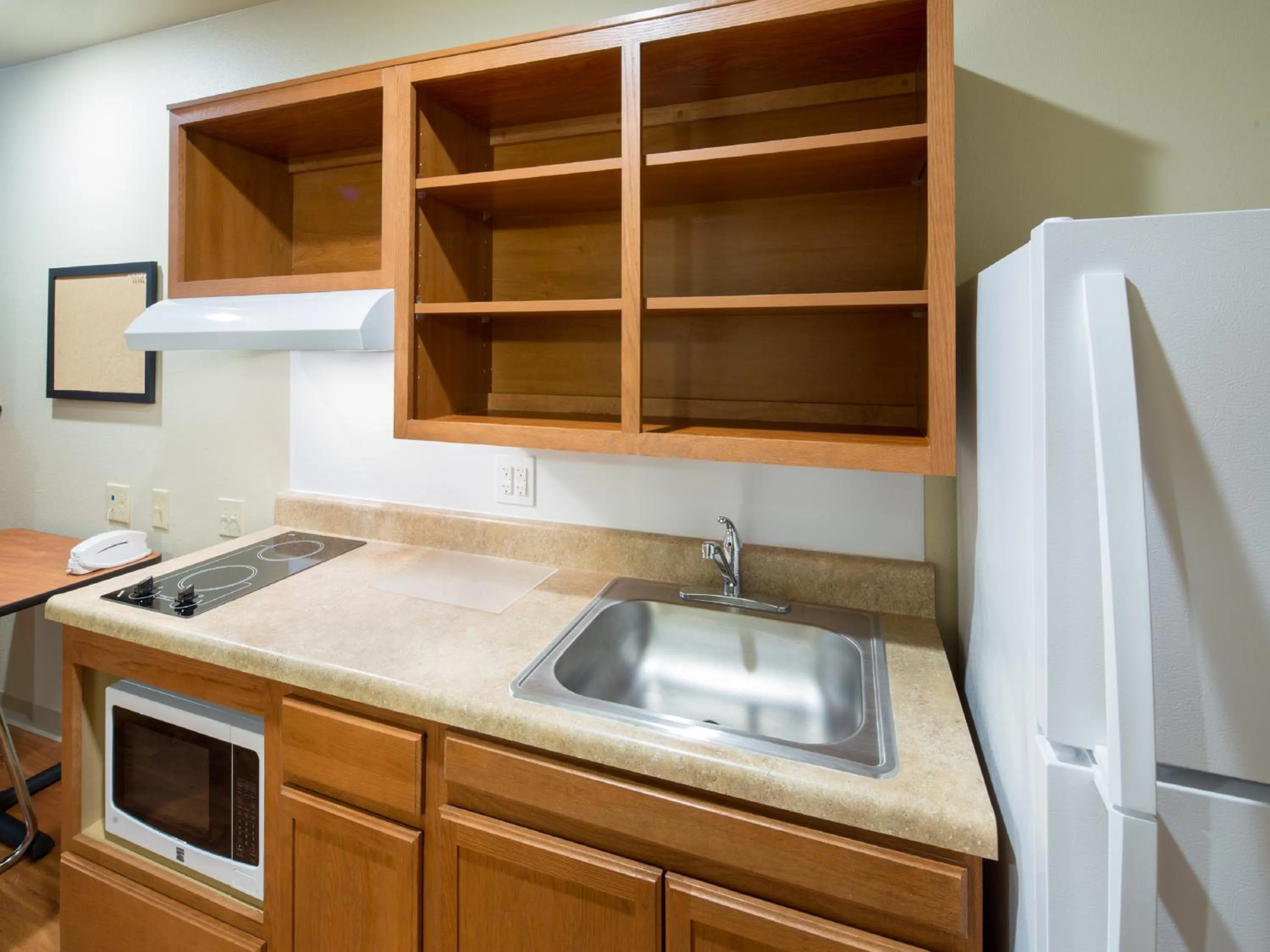 Kitchen or kitchenette in Extended Stay America Select Suites - Salt Lake City - West Valley City