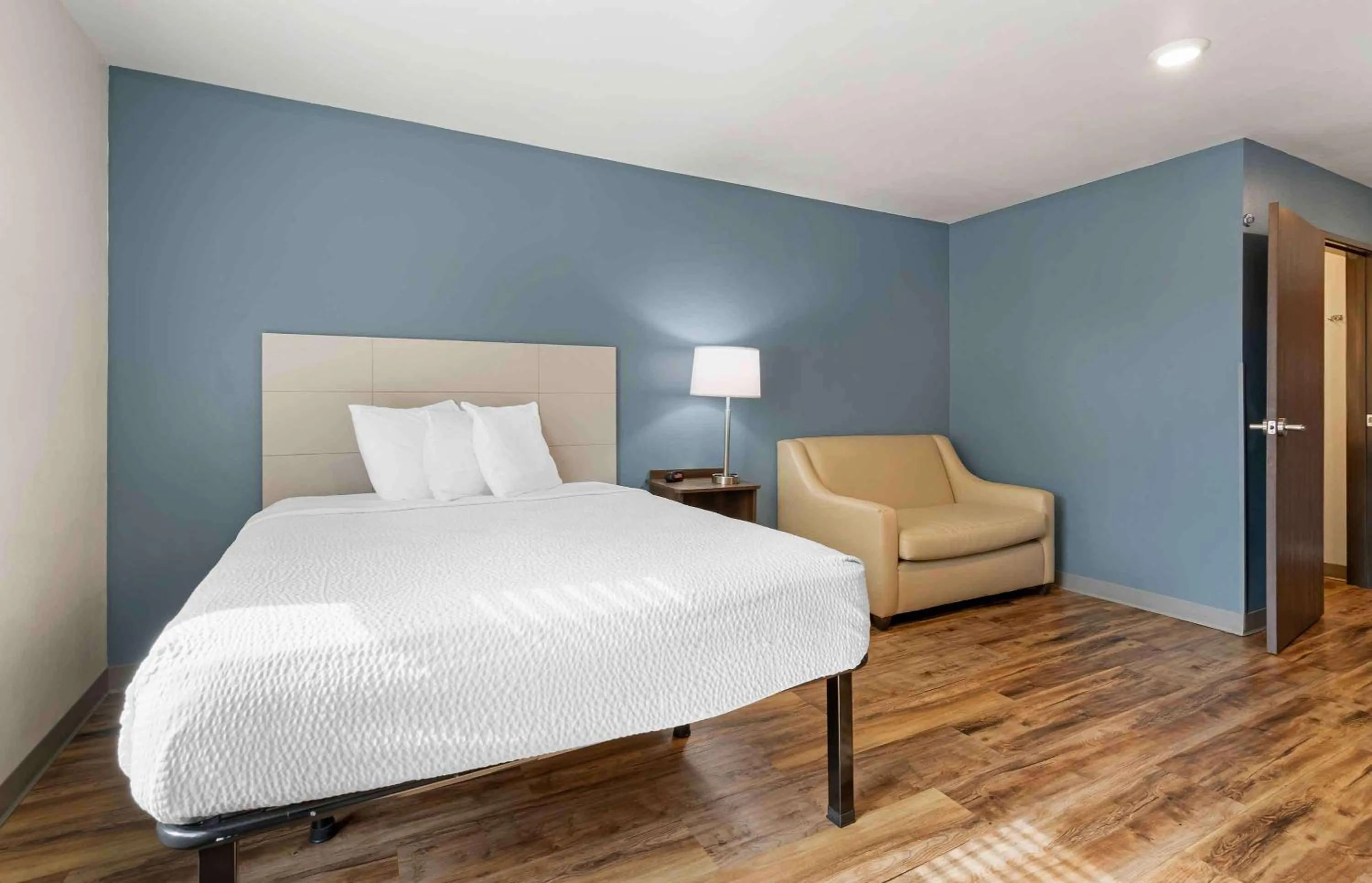 Bedroom, Bed in Extended Stay America Select Suites - Austin - Round Rock
