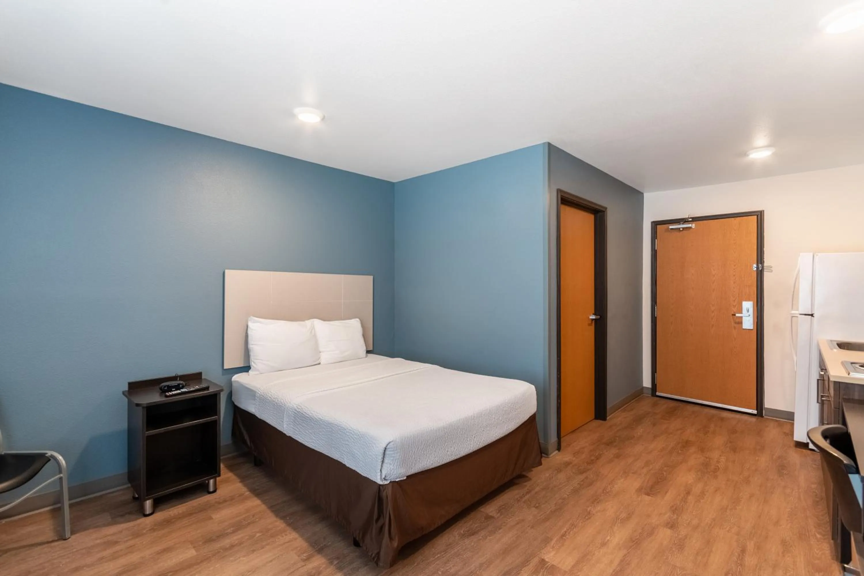 Bed in Extended Stay America Select Suites - Beaumont