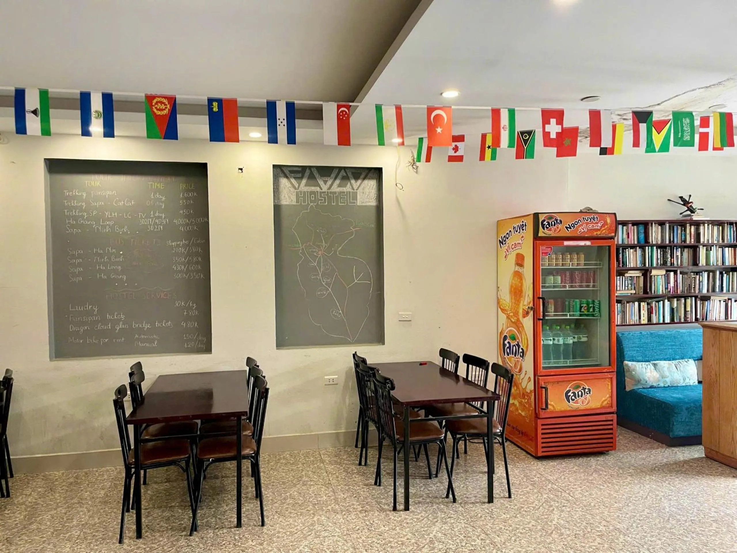 Library in Flaco Hostel Sapa