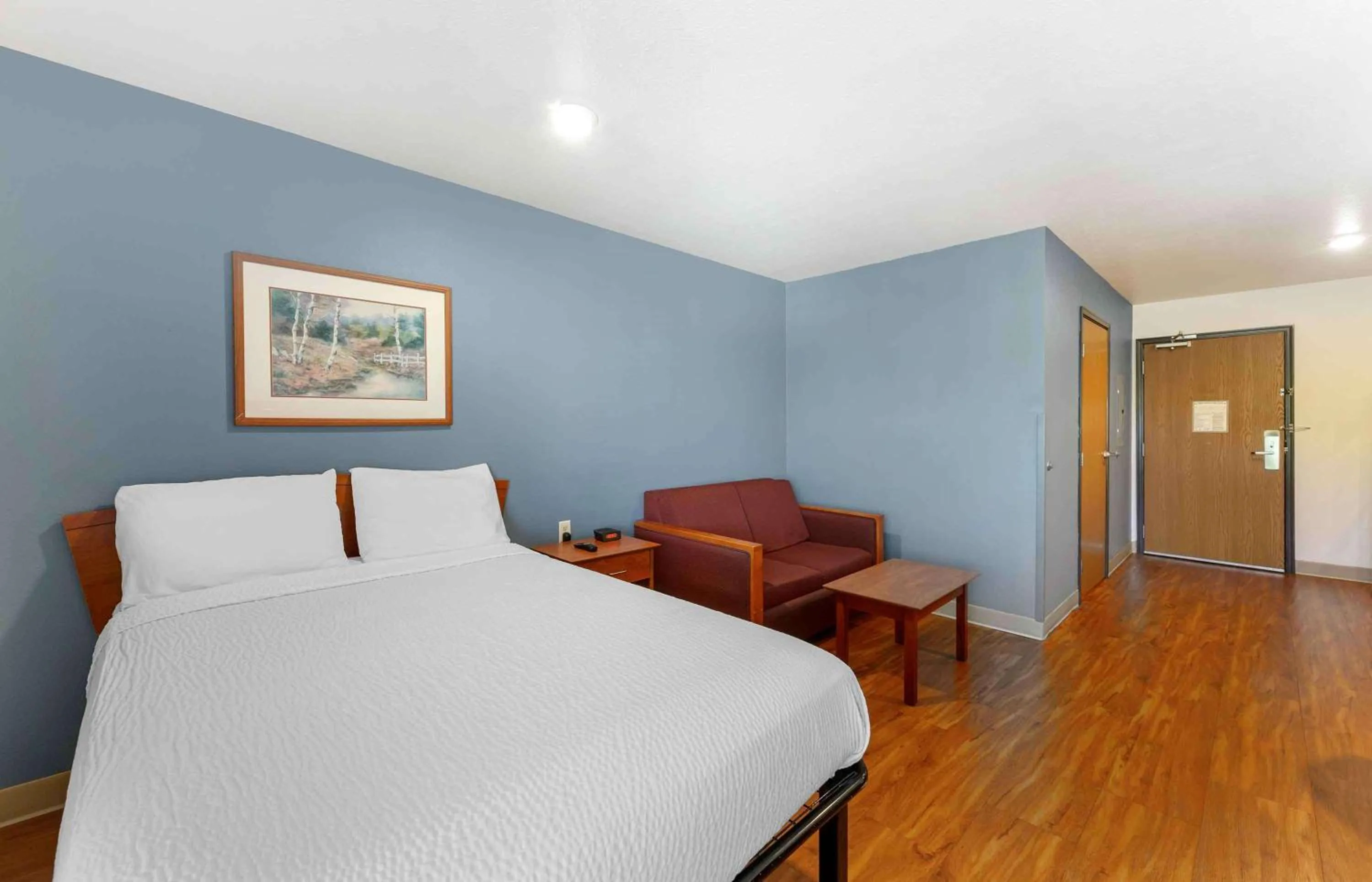 Bedroom, Bed in Extended Stay America Select Suites - Akron - South