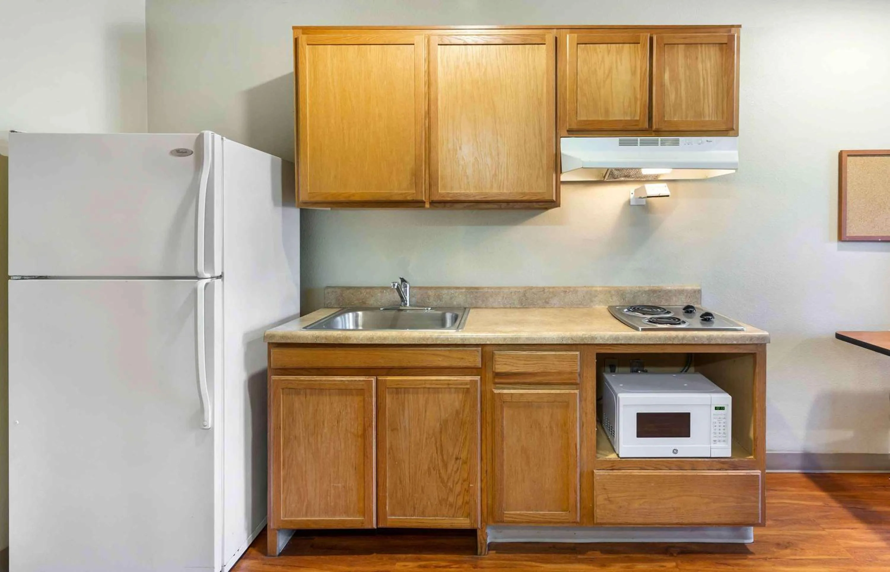 Bedroom in Extended Stay America Select Suites - Akron - South