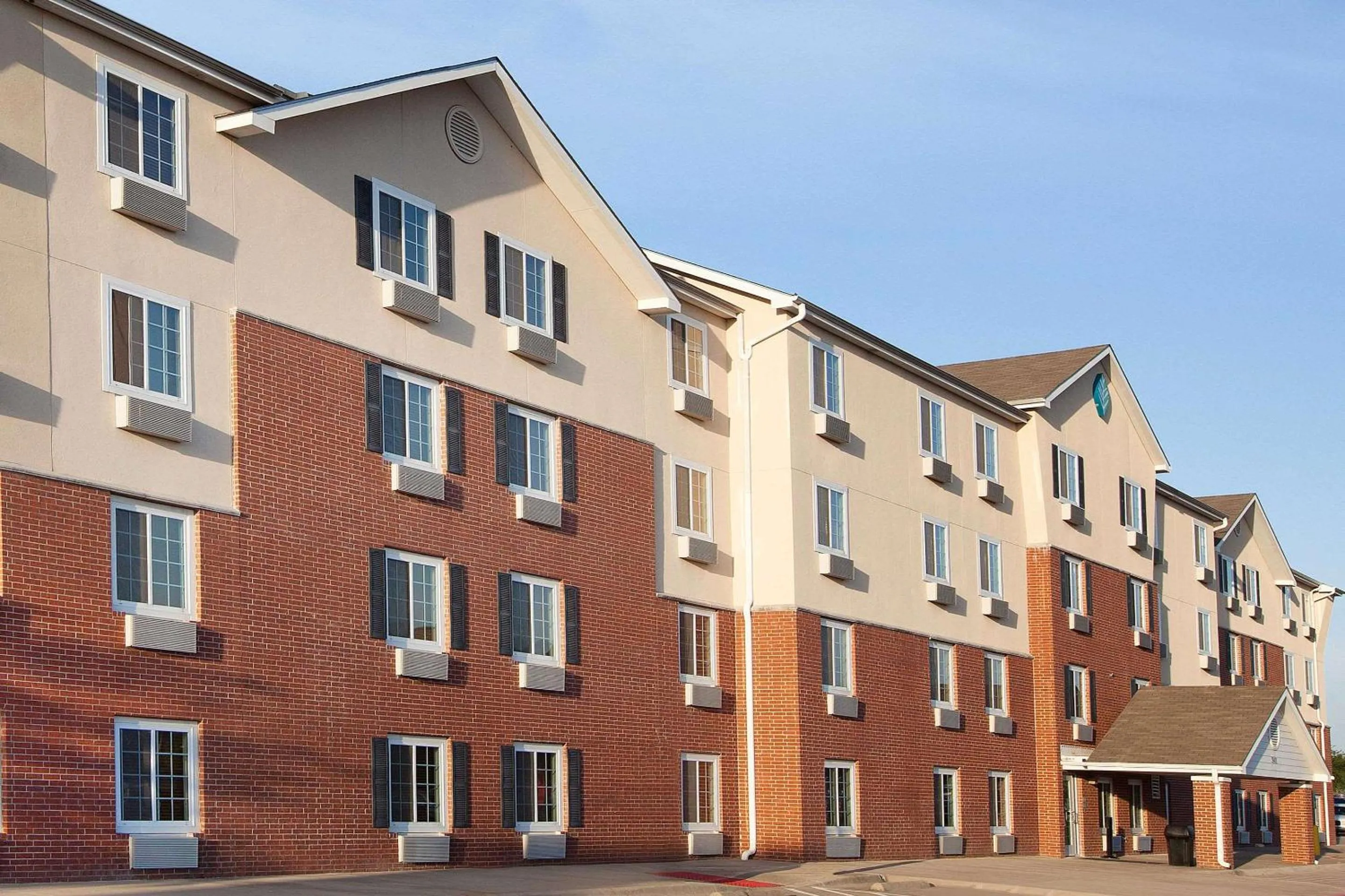 Property building in WoodSpring Suites McKinney