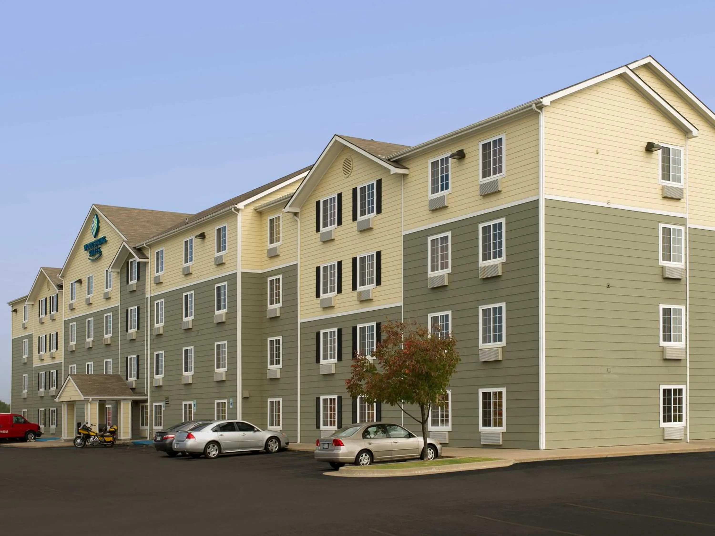 Property building in WoodSpring Suites Tulsa