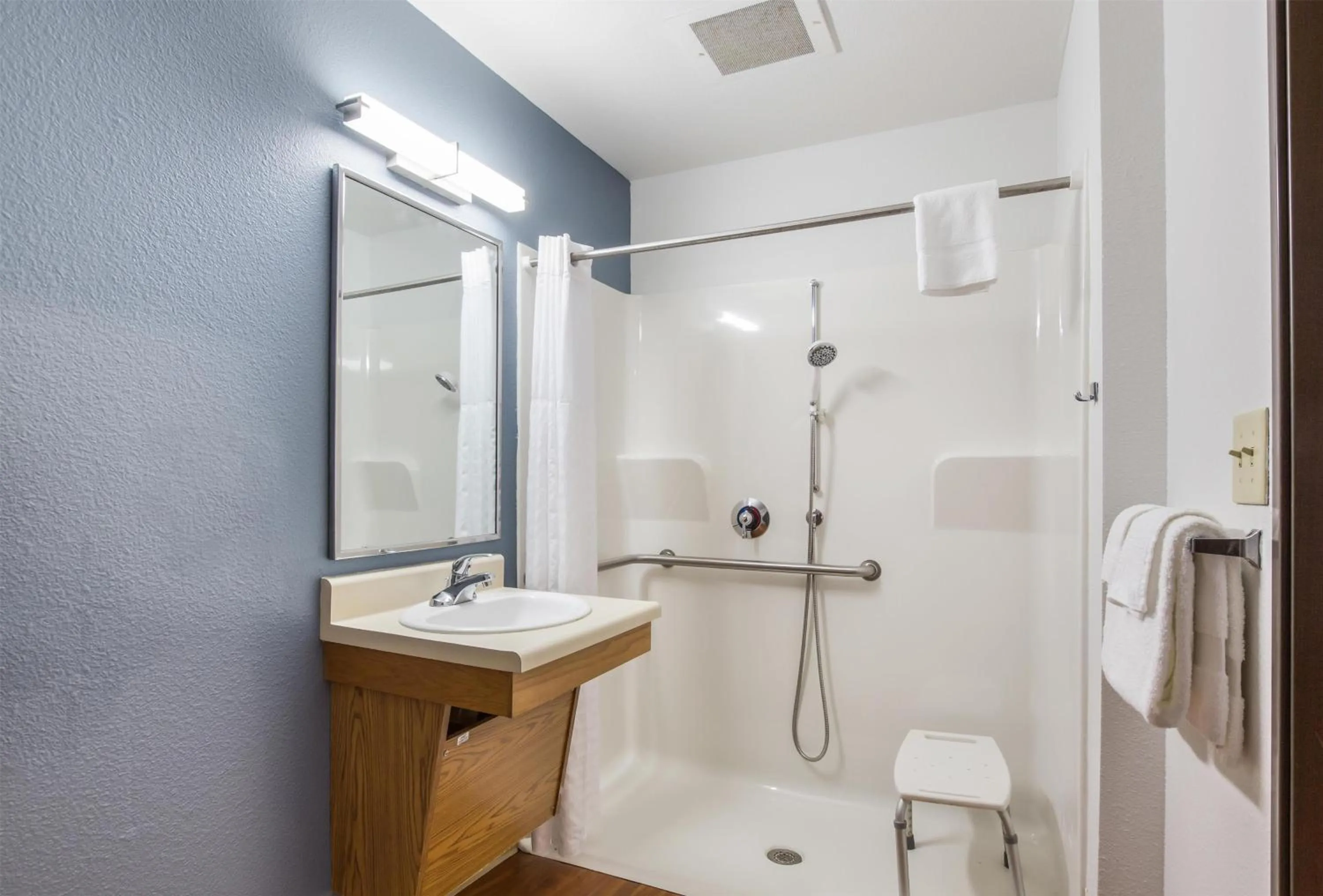 Bathroom in Extended Stay America Select Suites - Ocala