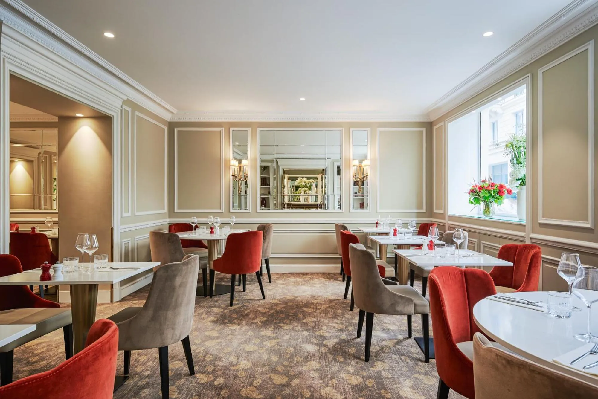 Restaurant/places to eat in Hotel Westminster