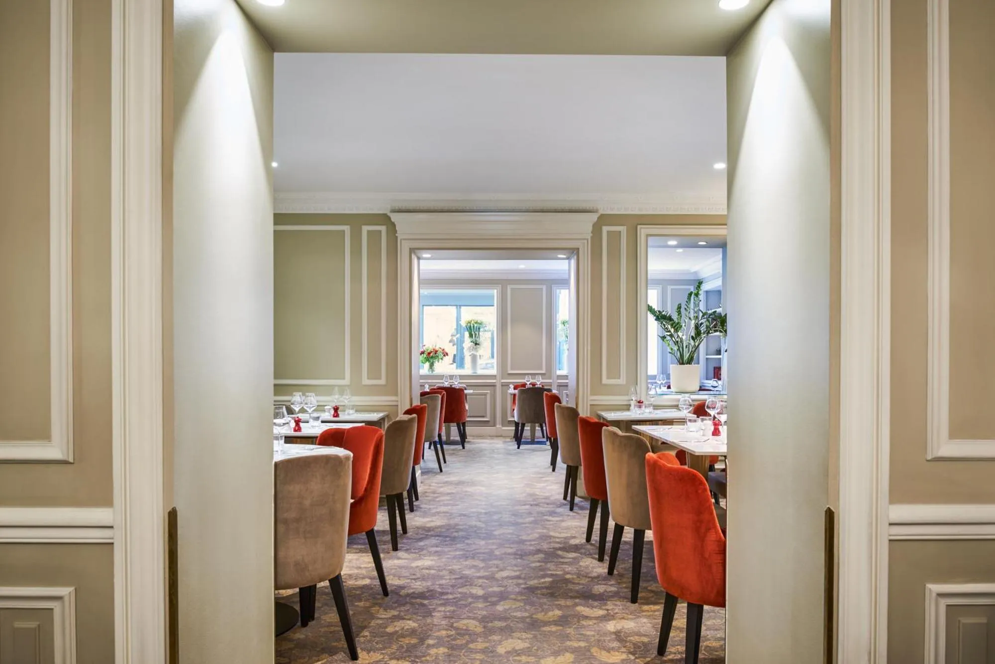 Restaurant/places to eat in Hotel Westminster