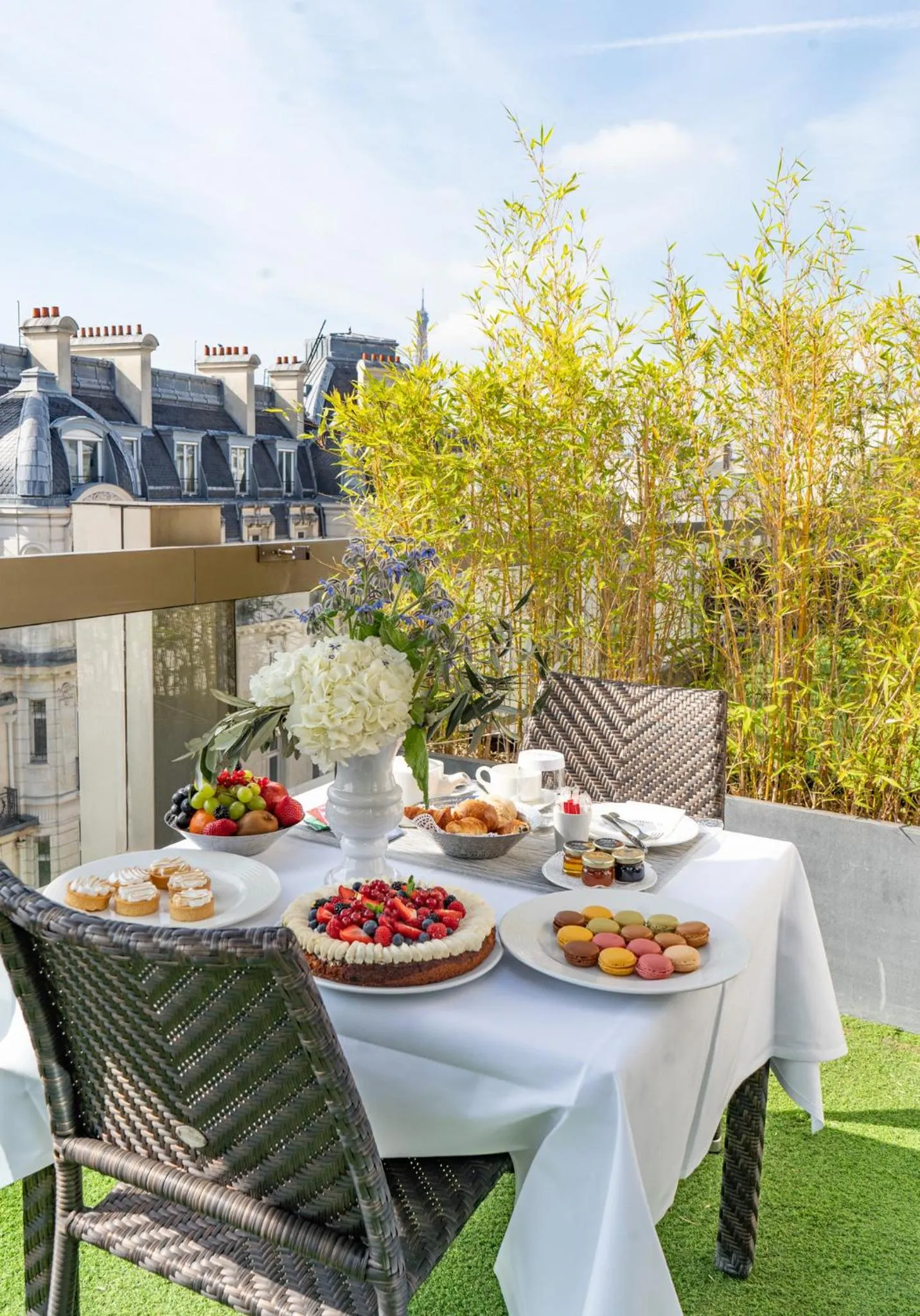 Food in Warwick Champs-Elysées Paris