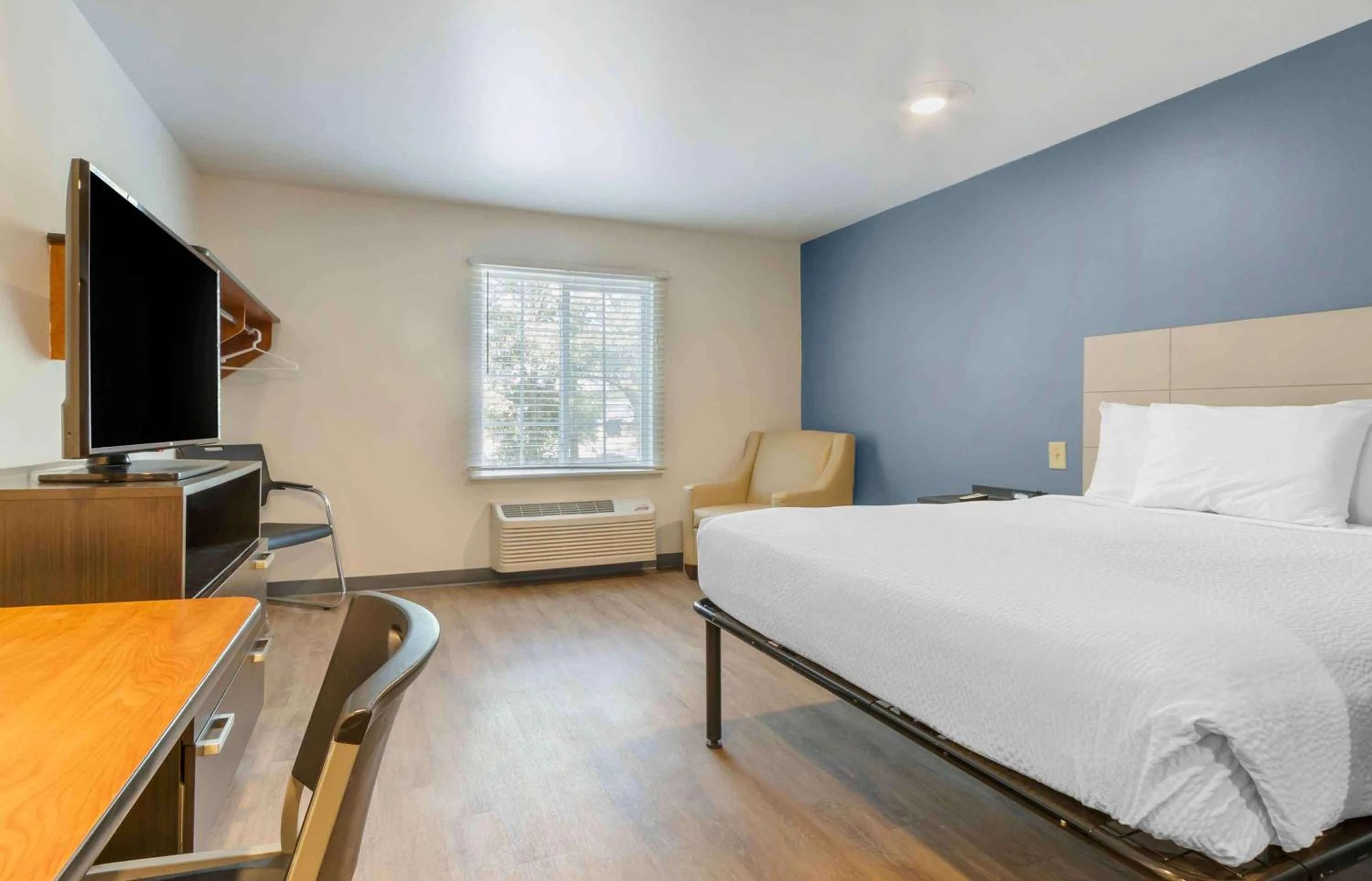 Bedroom, Bed in Extended Stay America Select Suites - Charleston - North Charleston - I-526