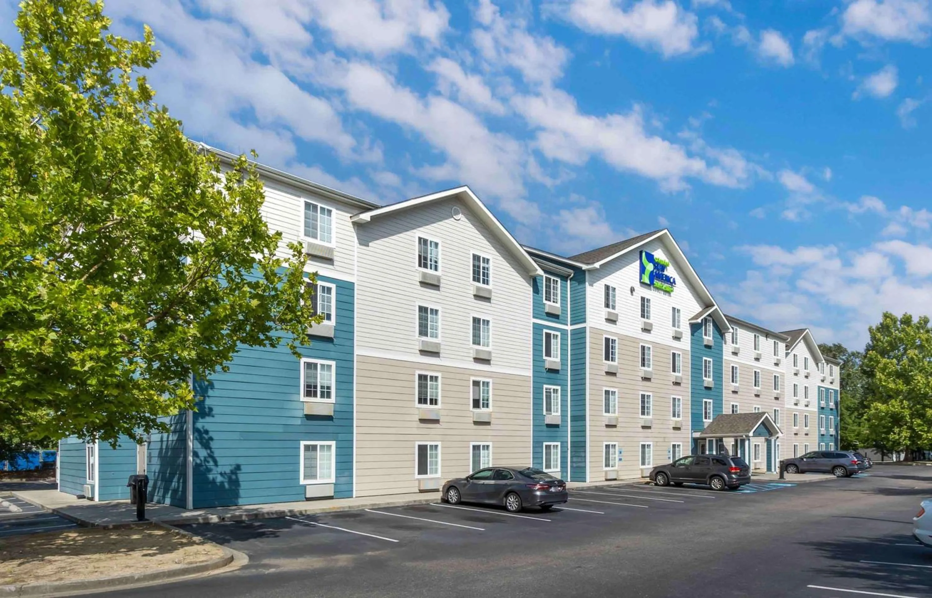 Property building in Extended Stay America Select Suites - Charleston - North Charleston - I-526