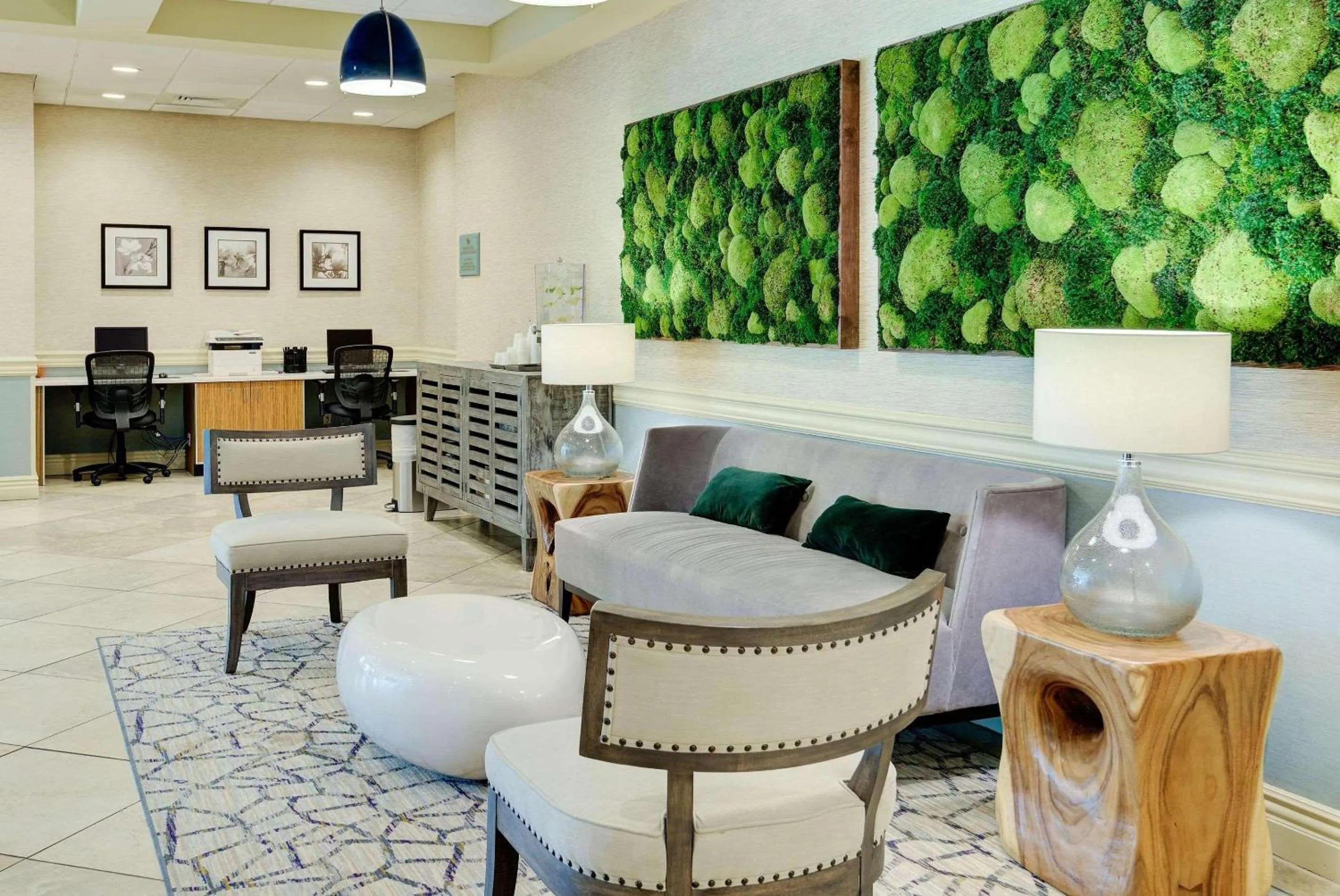 Lobby or reception in Radisson Hotel Freehold