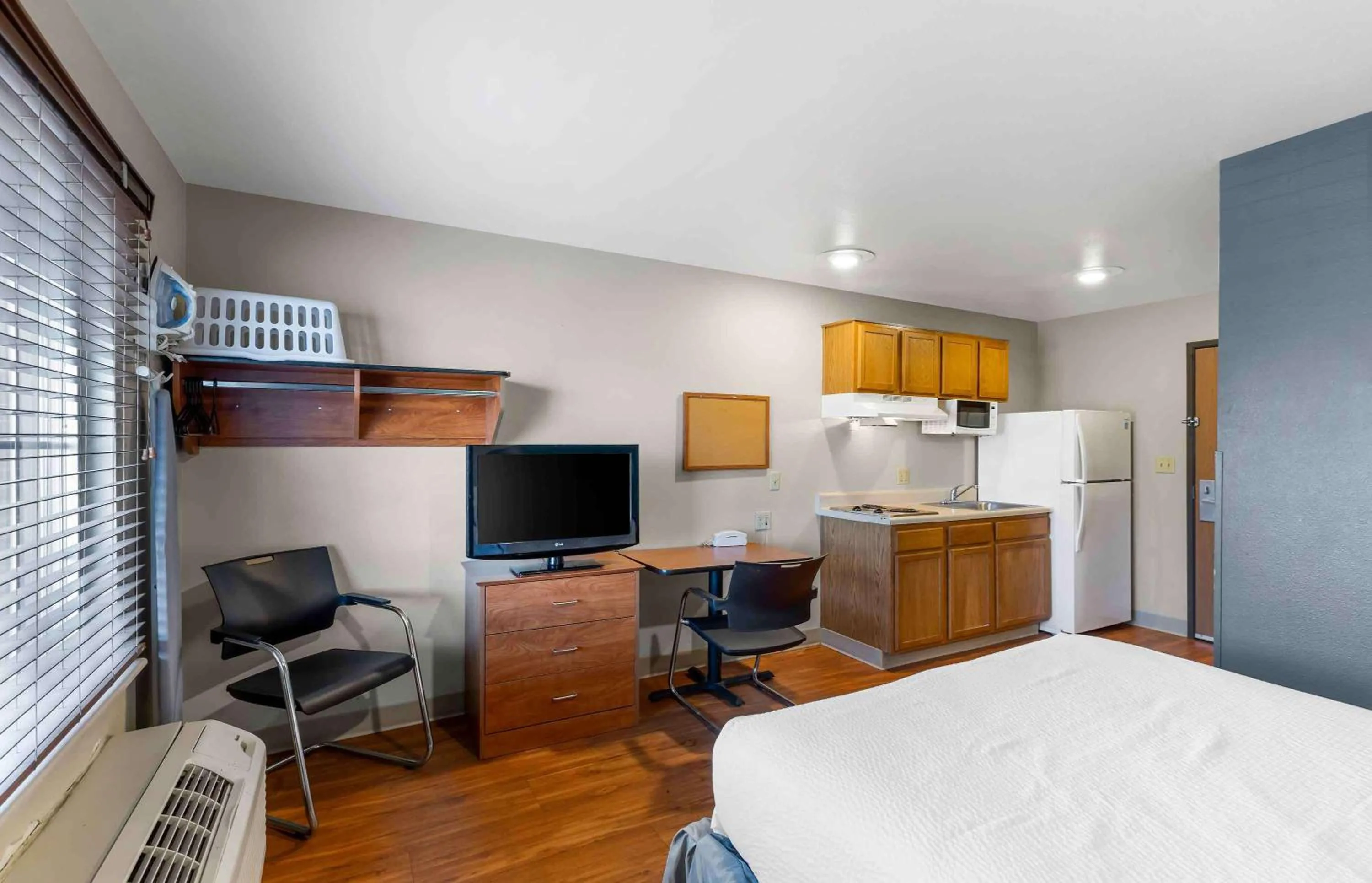 Bedroom in Extended Stay America Select Suites - Denver - Aurora