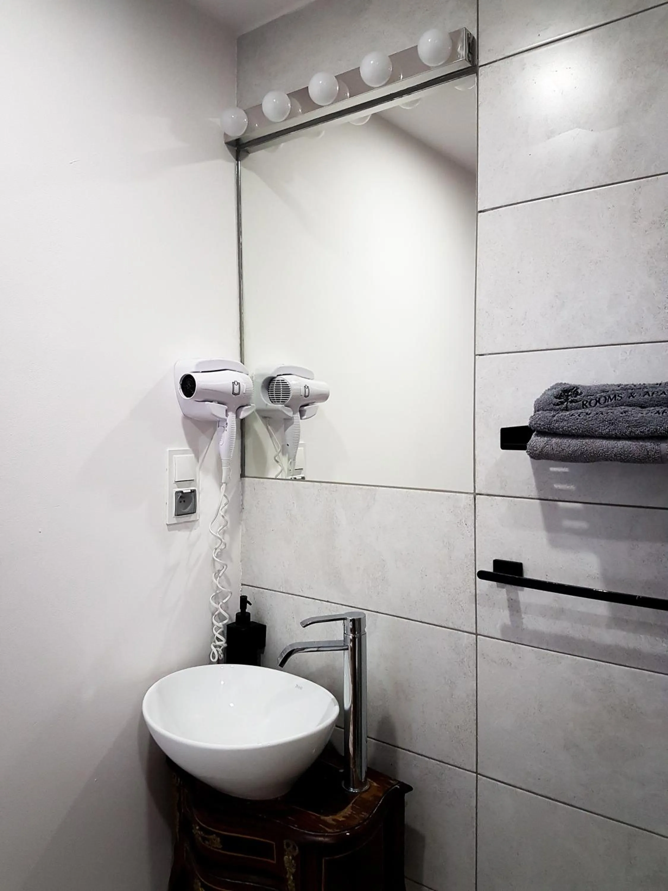 Toilet in Topolove Rooms & Apartments