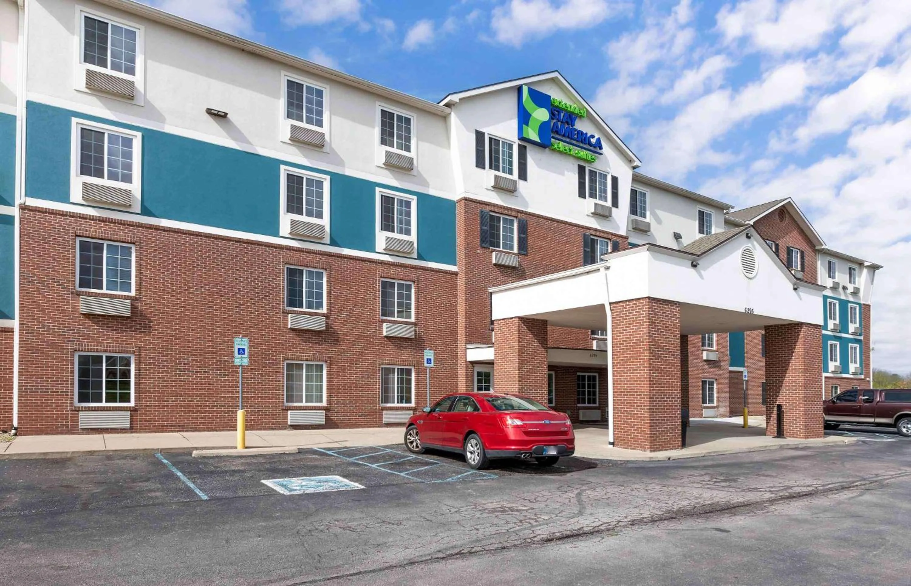 Property building in Extended Stay America Select Suites - Indianapolis - Plainfield